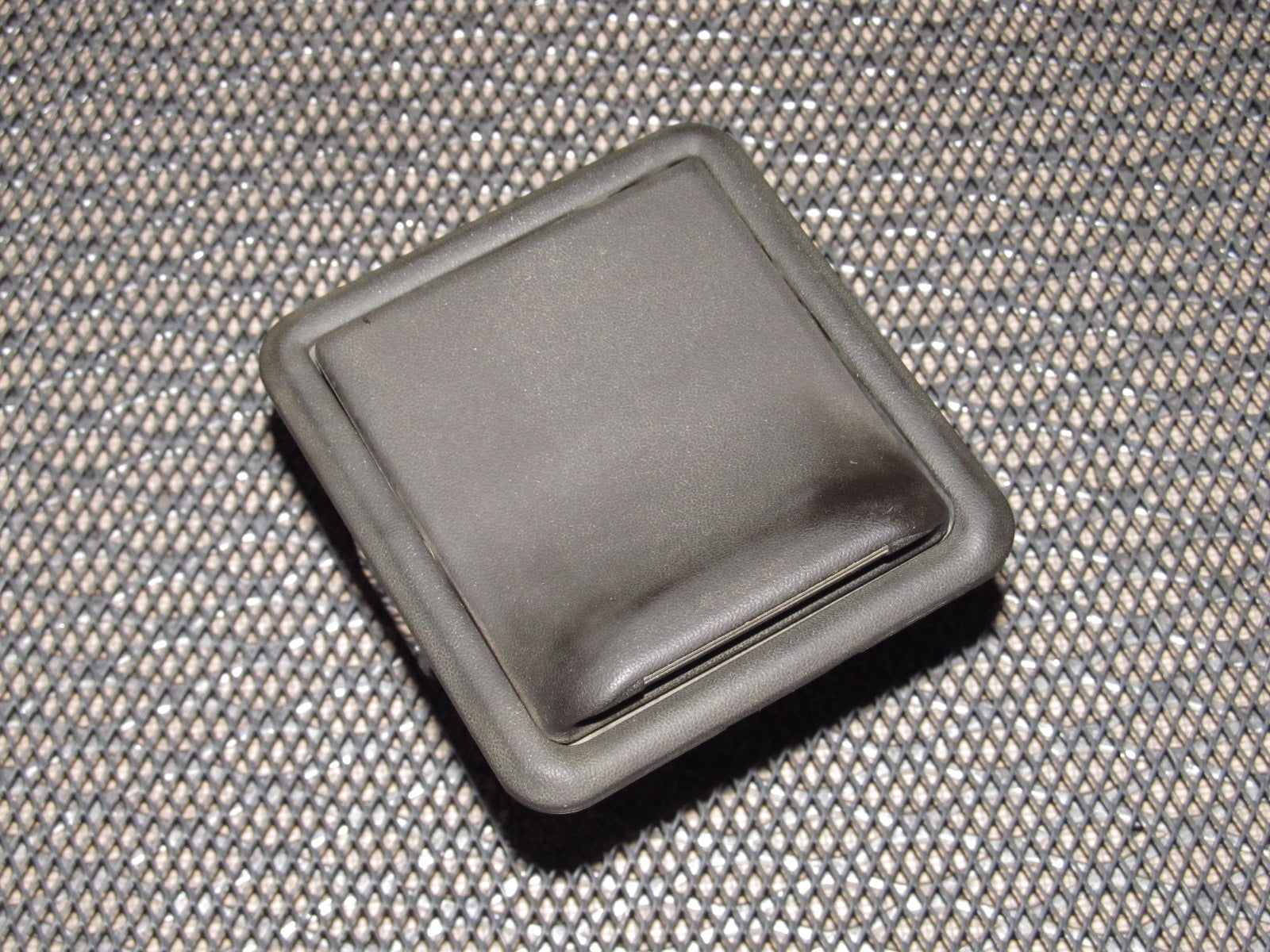 94 95 96 97 Mitsubishi 3000GT Console Ash Tray