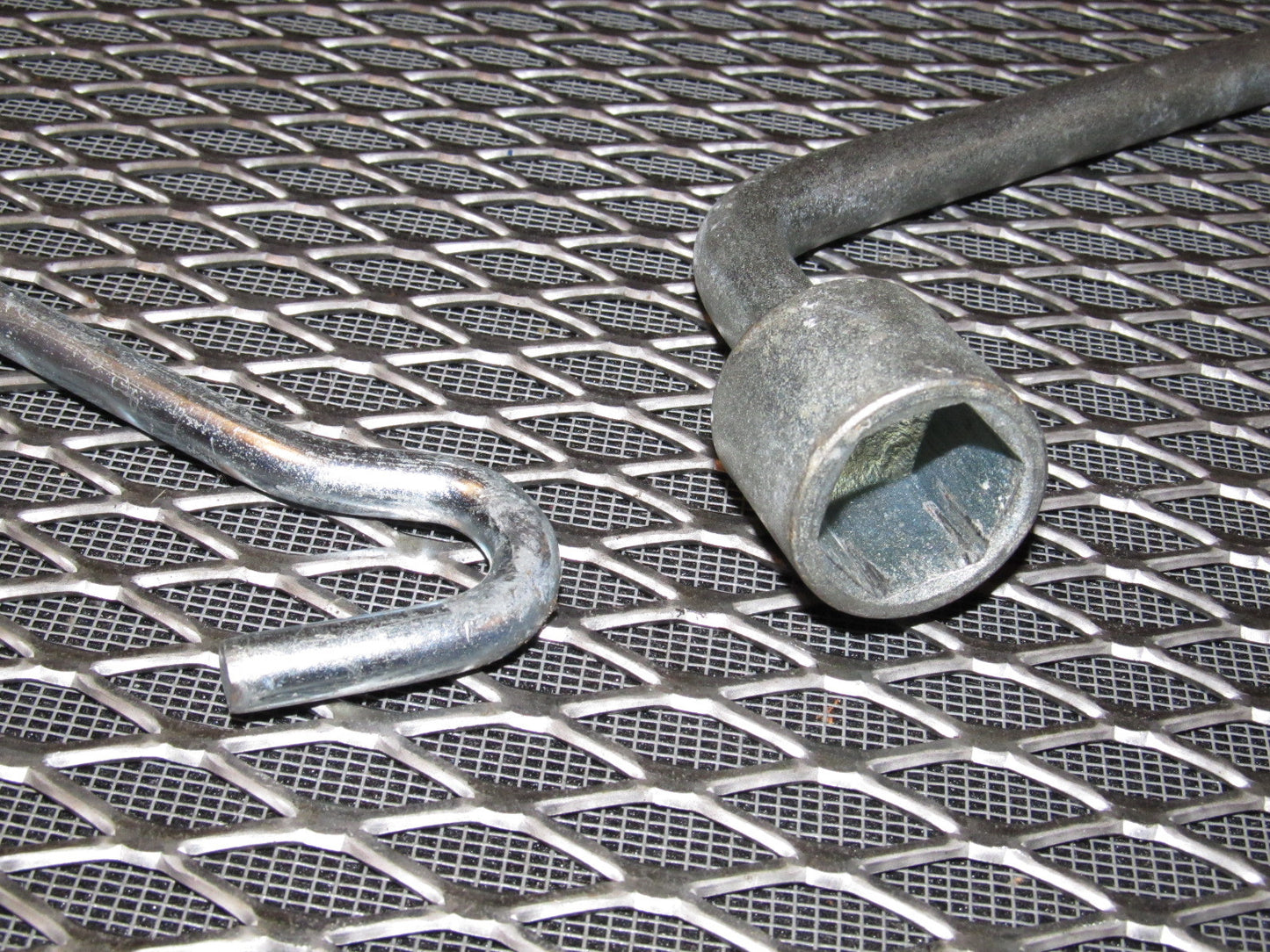 99 00 Mazda Miata OEM Wheel Tools Crank & Socket