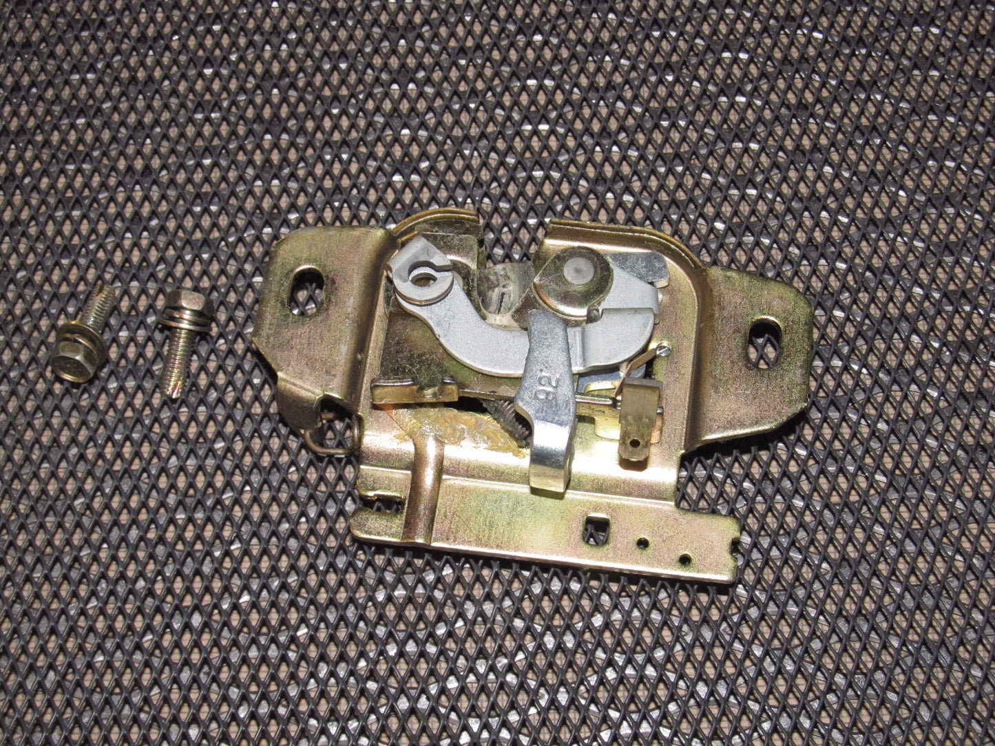 94 95 96 97 Mitsubishi 3000GT Hatch Trunk Latch
