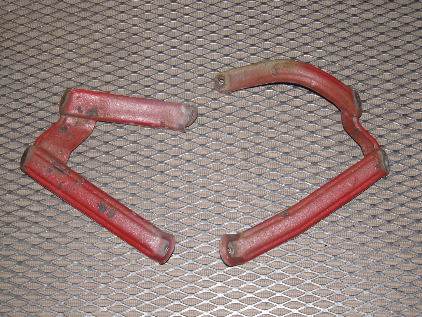 94 95 96 97 Mitsubishi 3000GT Fender Mounting Bracket