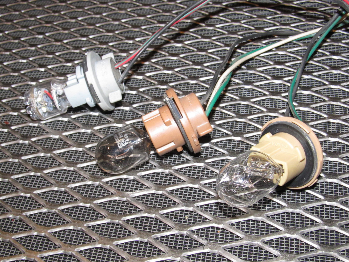 99 00 Mazda Miata OEM Tail Light Bulb Socket - Right Set