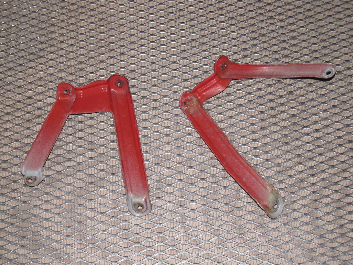 94 95 96 97 Mitsubishi 3000GT Fender Mounting Bracket