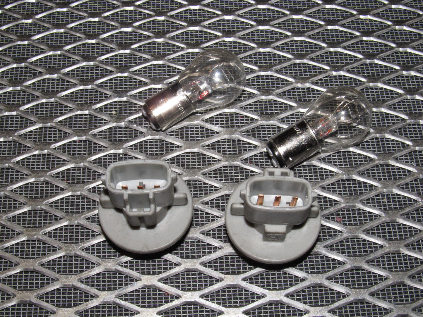 99 00 Mazda Miata OEM Front Signal Light Bulb Socket Set