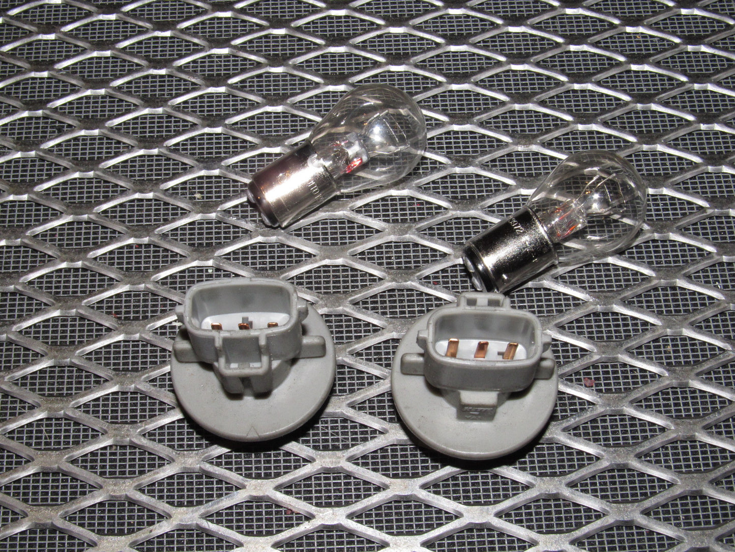 99 00 Mazda Miata OEM Front Signal Light Bulb Socket Set