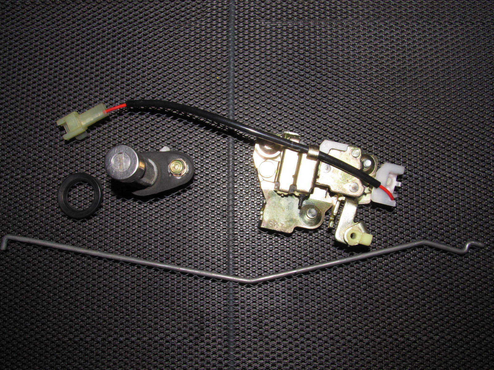 93 94 95 96 97 Honda Del Sol OEM Trunk Latch \u0026 Lock \u0026 Key – Autopartone, image size:1600x1200