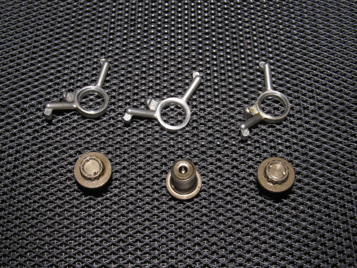 03-04 Infiniti G35 Sedan OEM Engine Piston Oil Squirter