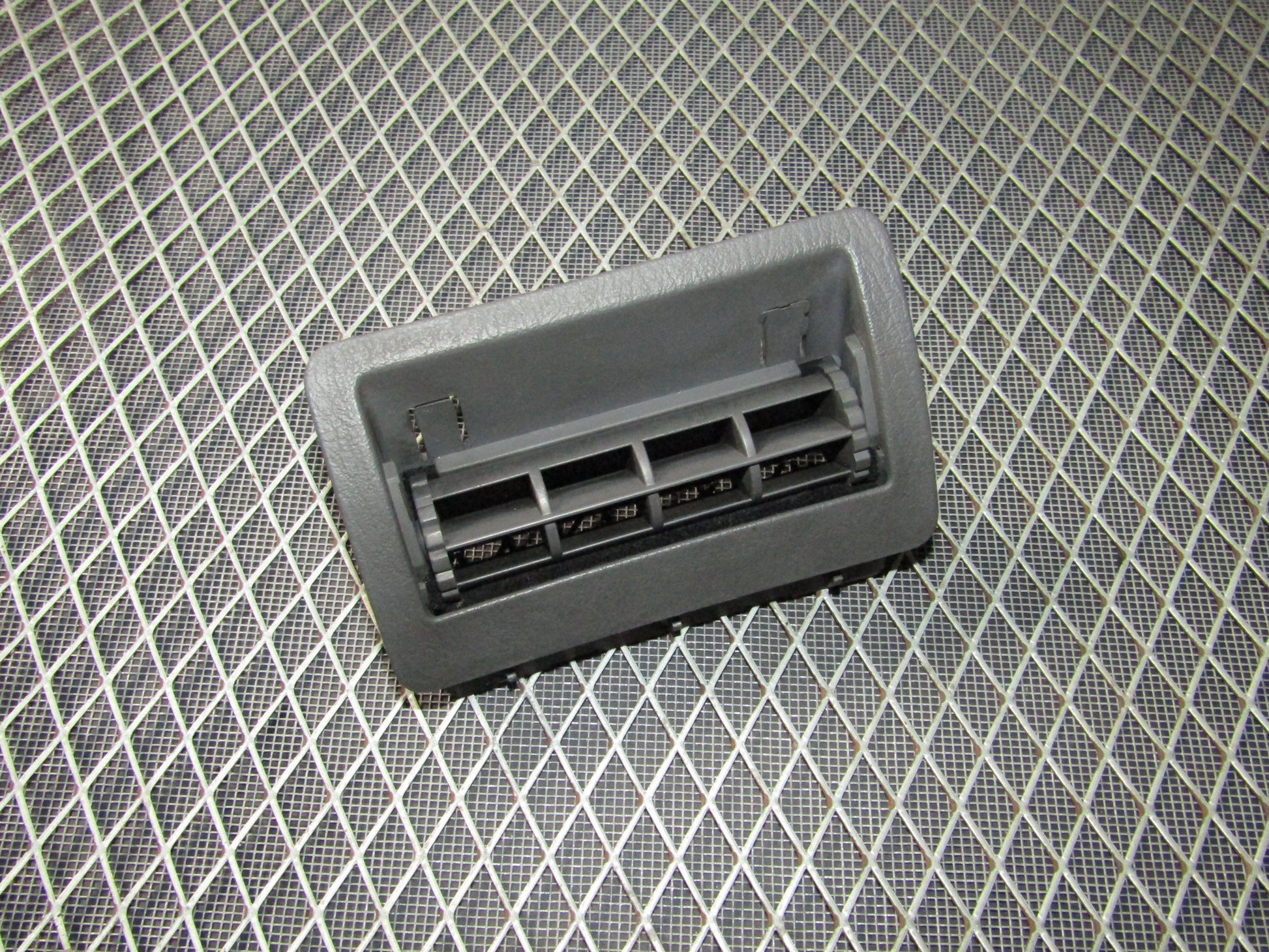 92-96 Toyota Camry OEM Dash Lower Air Vent - Left