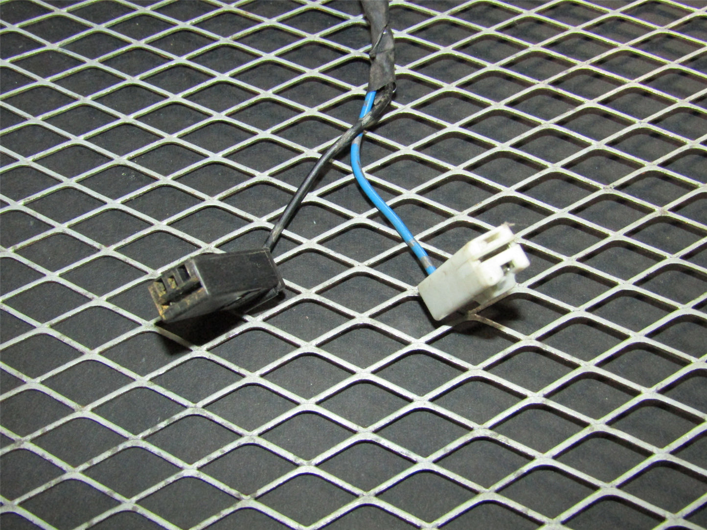 94 95 96 97 Mitsubishi 3000GT OEM Front 12 Volt Socket Pigtail Harness