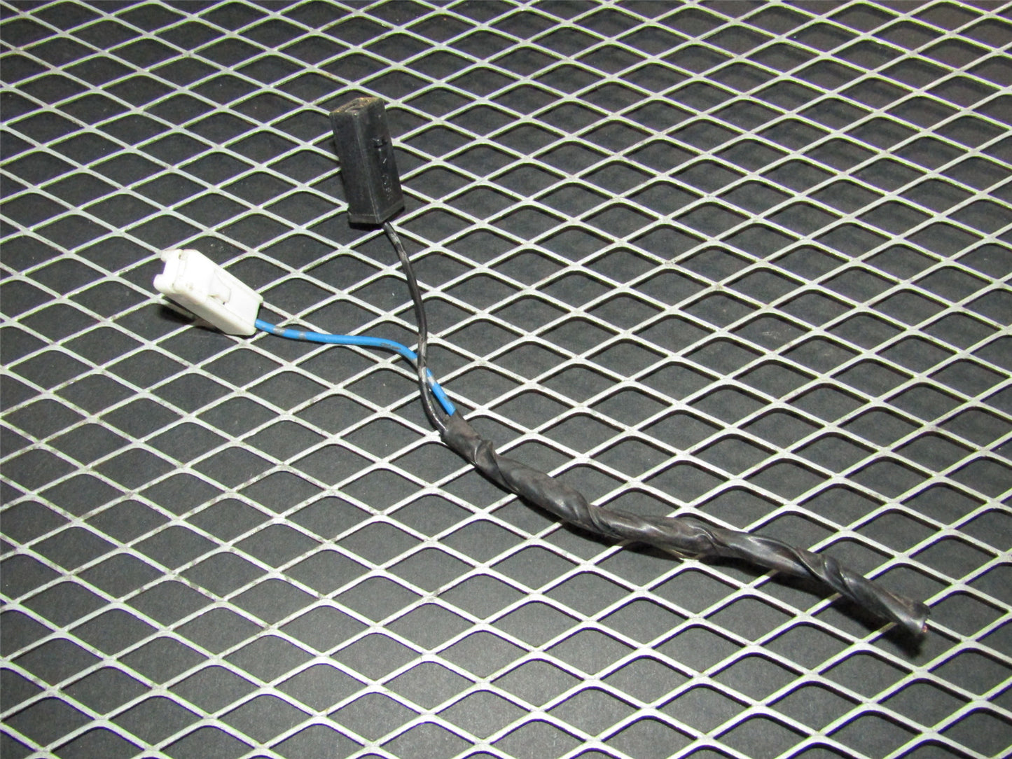 94 95 96 97 Mitsubishi 3000GT OEM Front 12 Volt Socket Pigtail Harness
