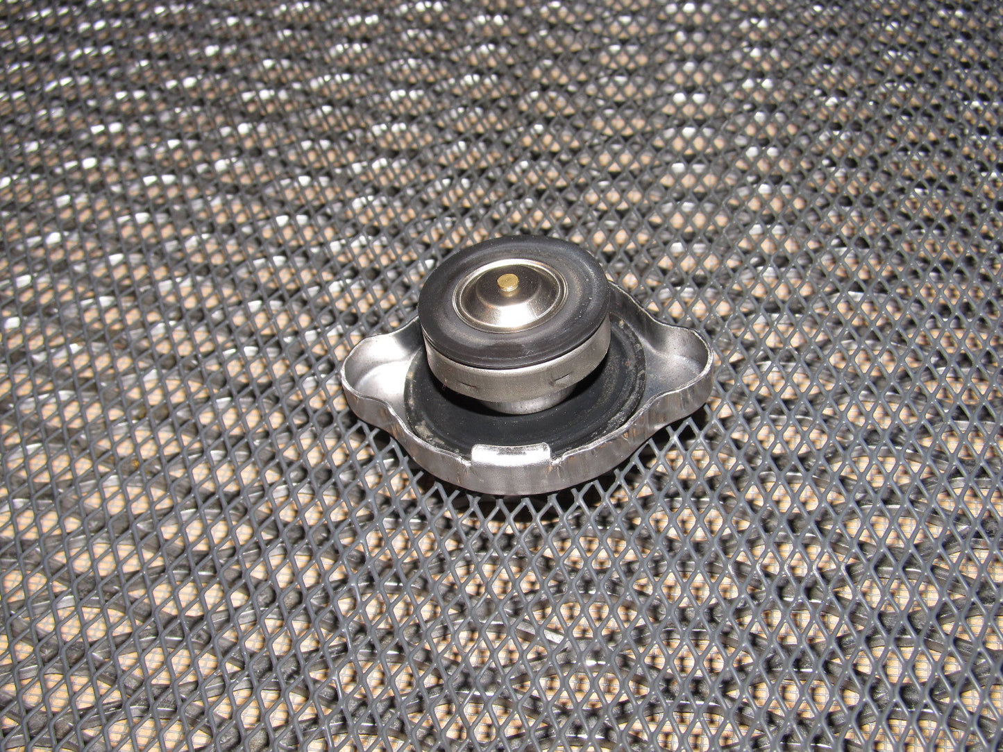 89 90 Nissan 240SX OEM Radiator Cap - 0.9
