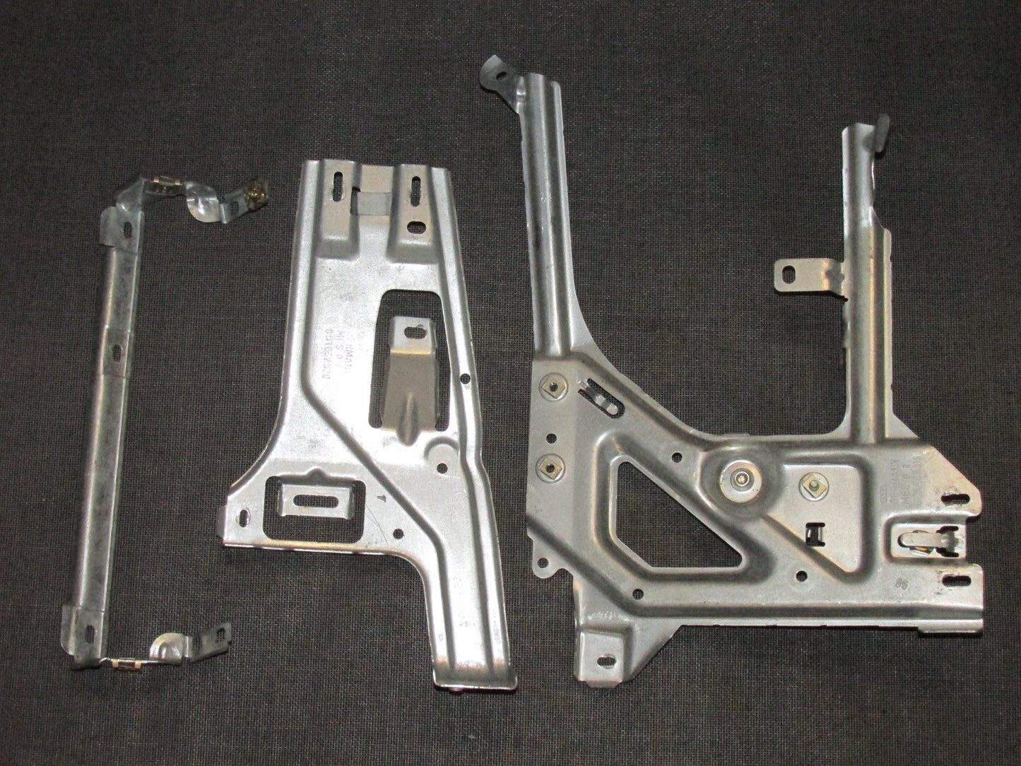 96 97 98 99 00 01 Audi A4 OEM Dash Stereo Bracket