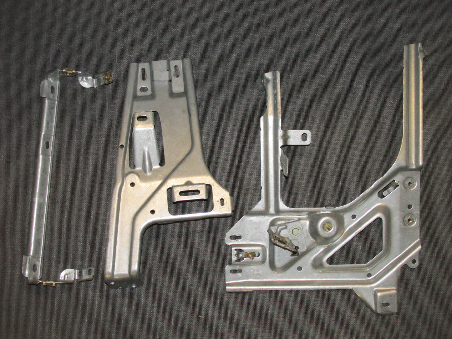 96 97 98 99 00 01 Audi A4 OEM Dash Stereo Bracket