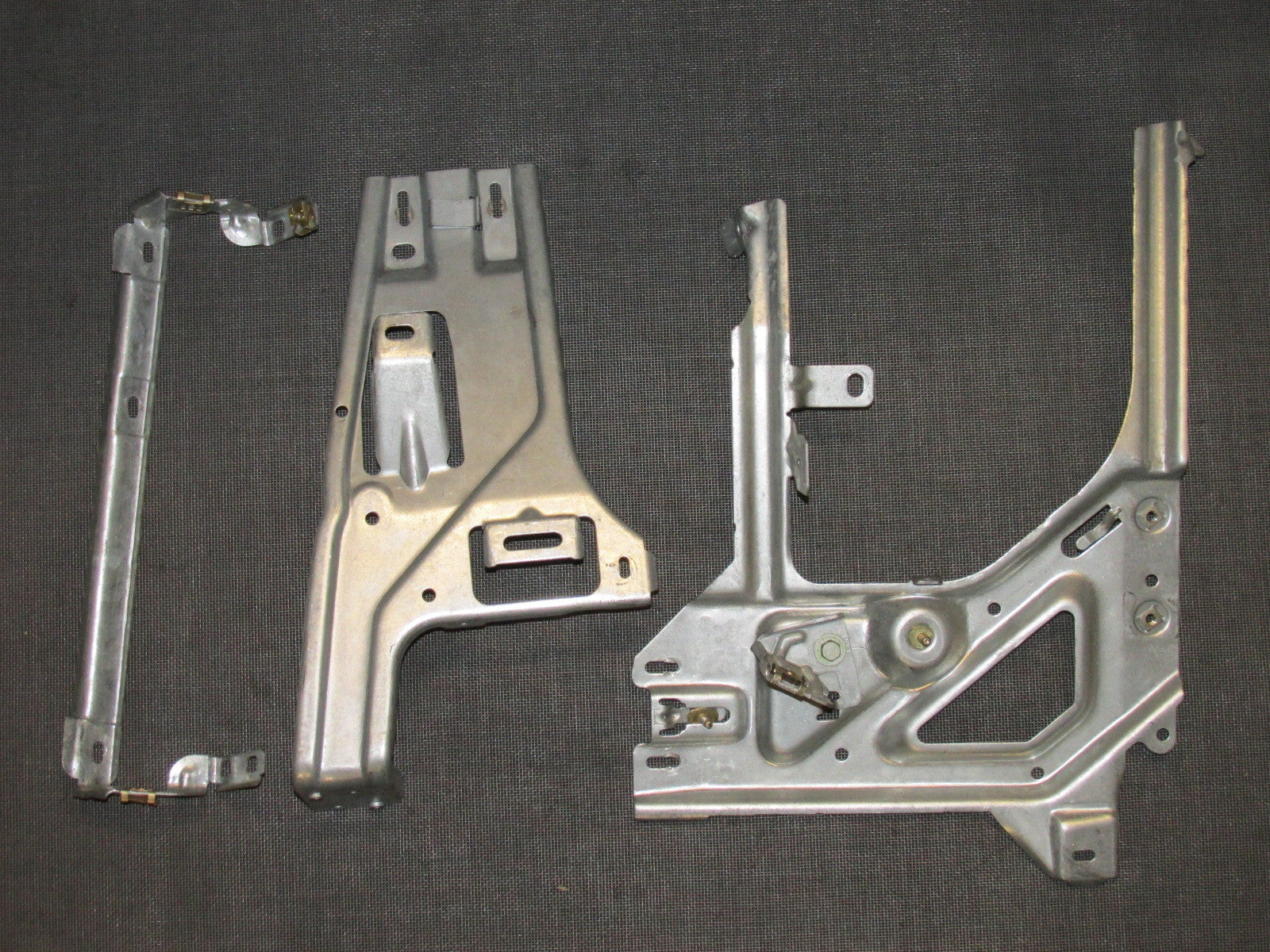 96 97 98 99 00 01 Audi A4 OEM Dash Stereo Bracket