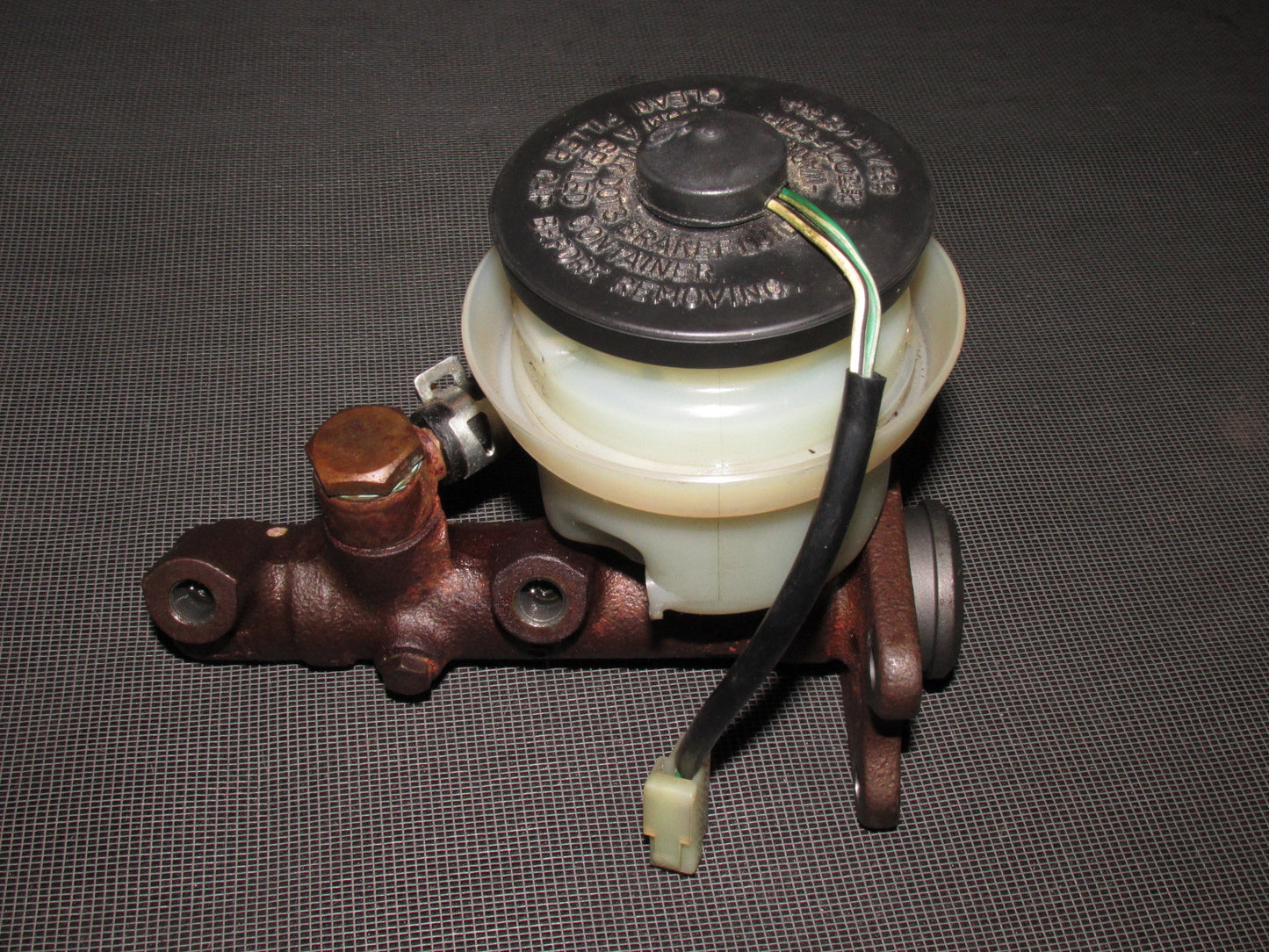 87 88 89 Toyota MR2 OEM Master Brake Cylinder