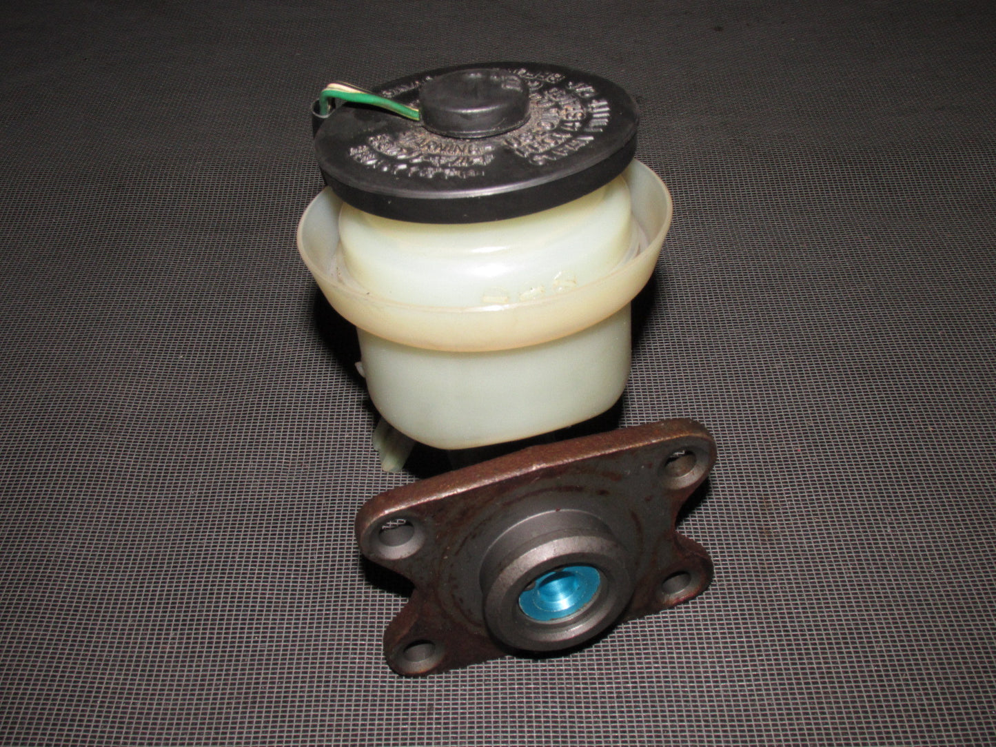 87 88 89 Toyota MR2 OEM Master Brake Cylinder