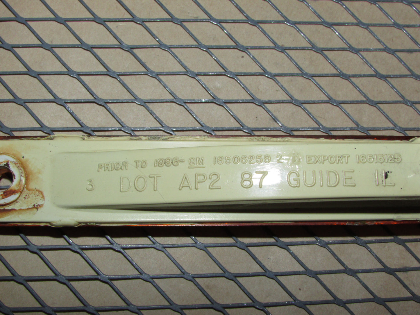 97 98 99 00 01 02 03 04 05 Chevrolet Malibu OEM Front Side Marker Light Lamp - Left