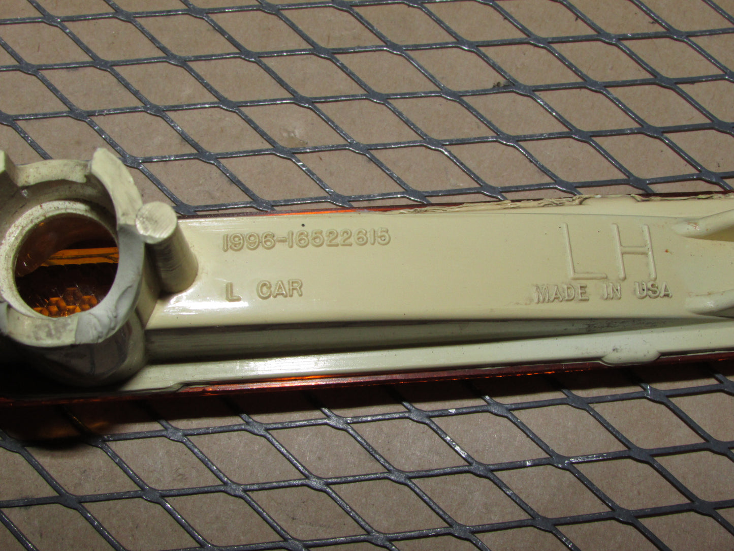 97 98 99 00 01 02 03 04 05 Chevrolet Malibu OEM Front Side Marker Light Lamp - Left