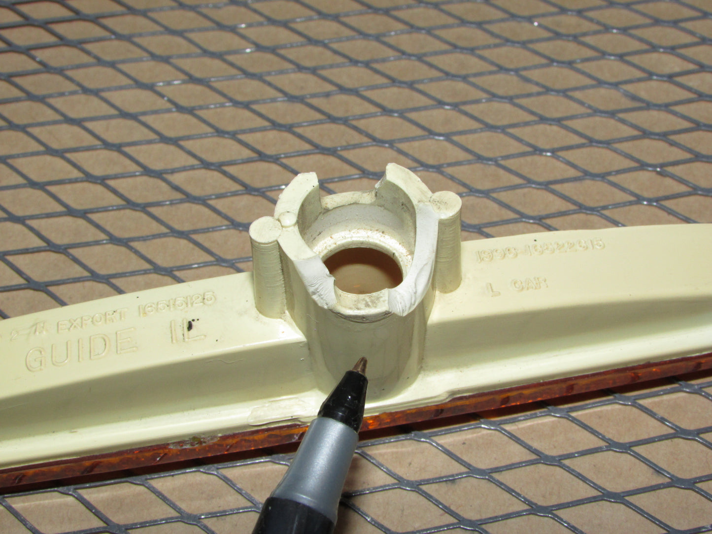 97 98 99 00 01 02 03 04 05 Chevrolet Malibu OEM Front Side Marker Light Lamp - Left