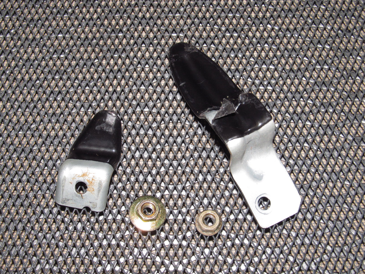 94 95 96 97 Mitsubishi 3000GT OEM Interior Door Panel Pull Handle Mounting Bracket - Left