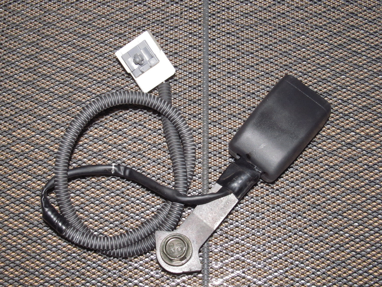 04 05 06 07 08 Mazda RX8 OEM Seat Belt Buckle Receiver - Front Right