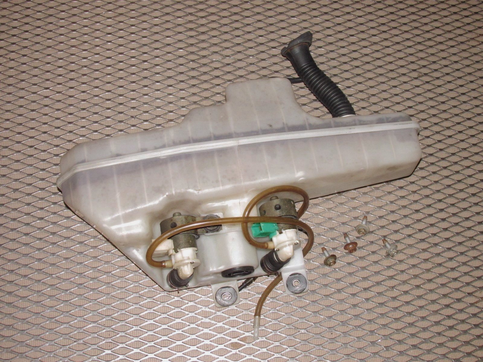 90 91 92 93 94 95 96 Nissan 300zx OEM Rear Wiper Washer Tank