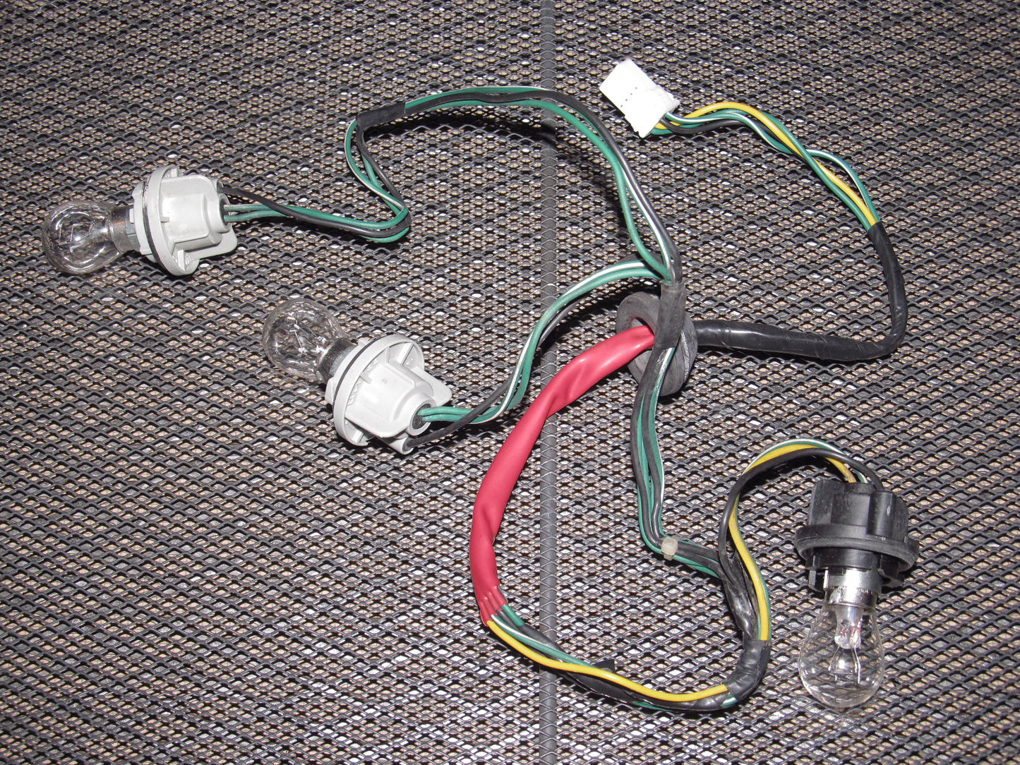 94 95 96 97 Mitsubishi 3000GT OEM Tail Light Bulb Socket - Right
