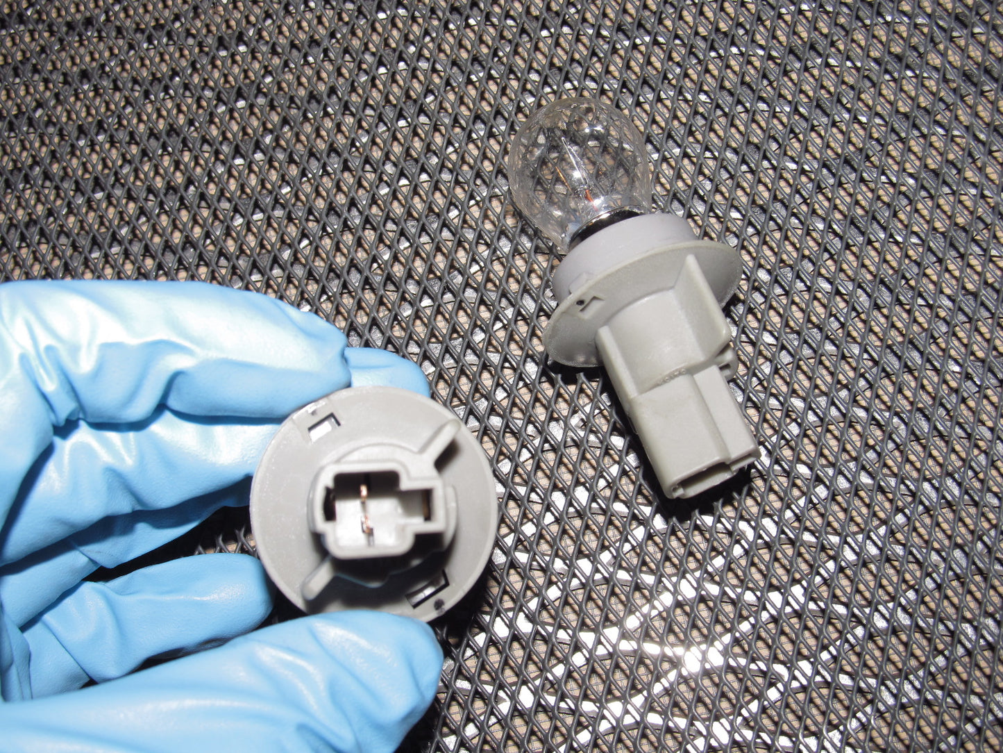 94 95 96 97 Mitsubishi 3000GT OEM Reverse Light Bulb Socket