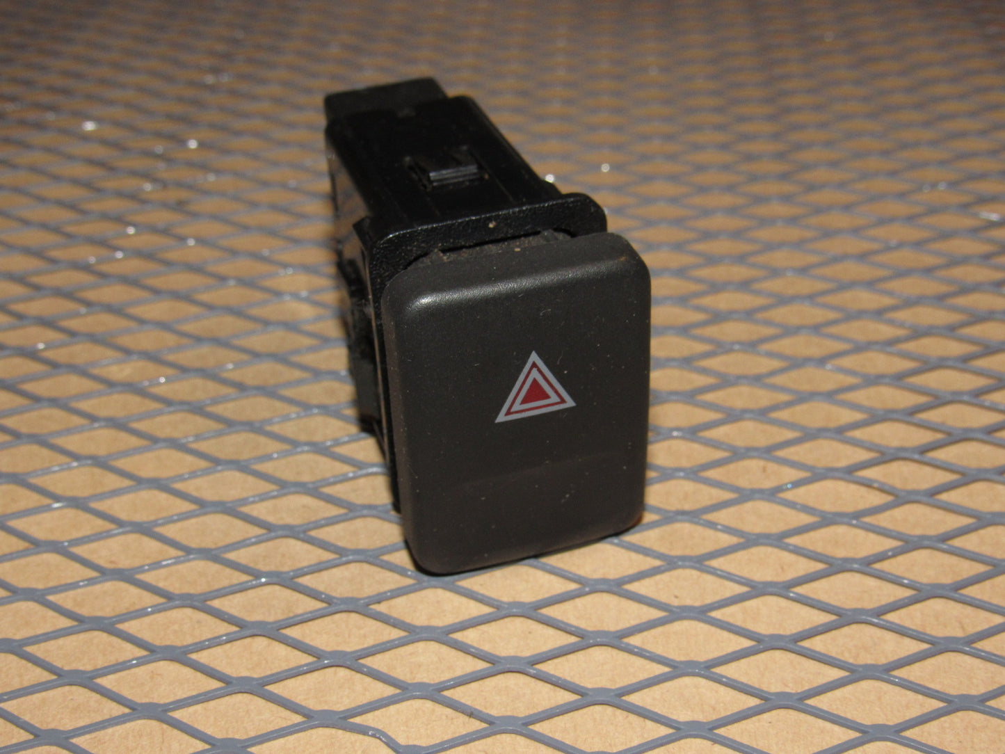 94 95 96 97 98 Land Rover Discovery OEM Flasher Hazard Light Switch