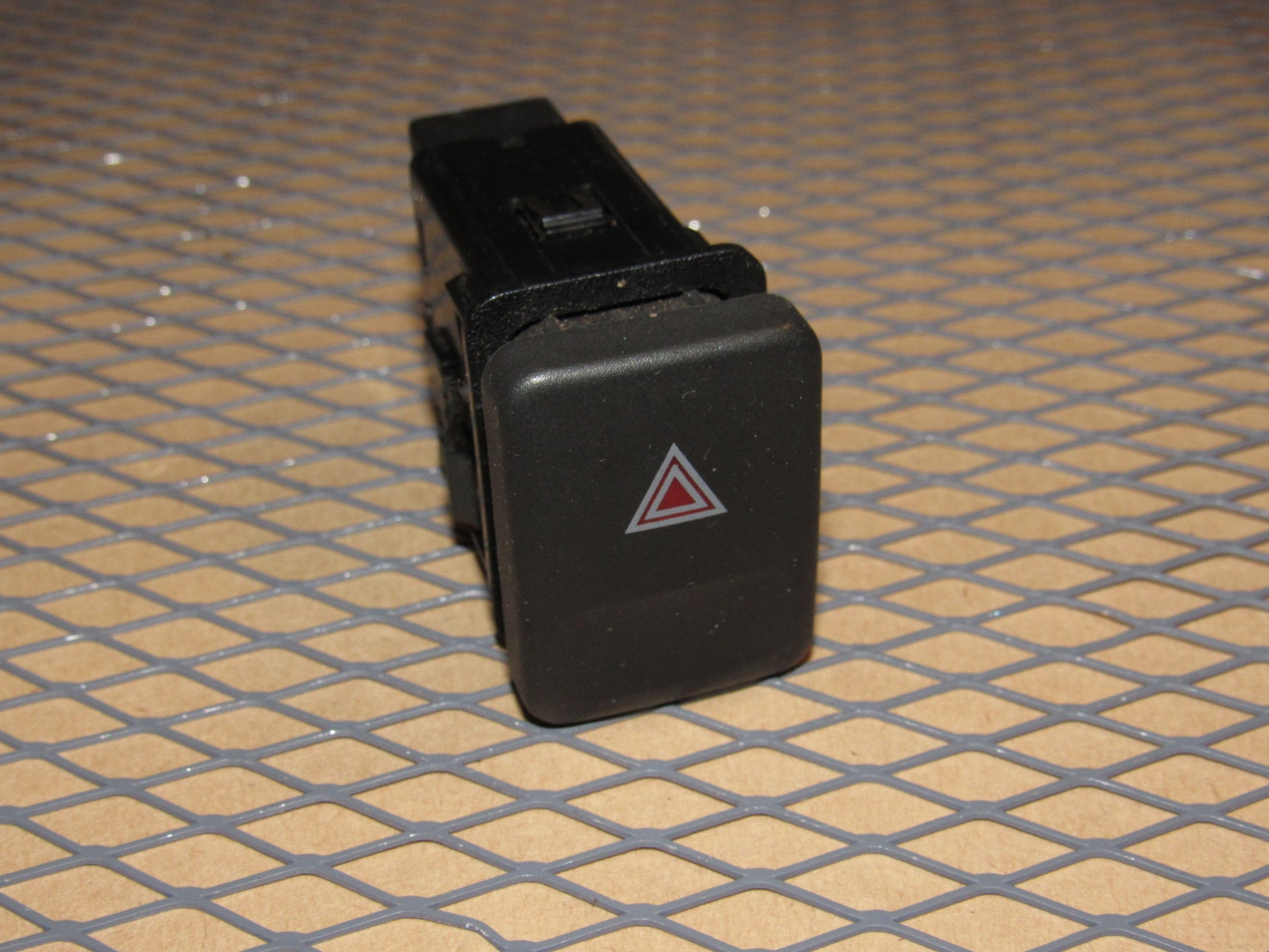 94 95 96 97 98 Land Rover Discovery OEM Flasher Hazard Light Switch