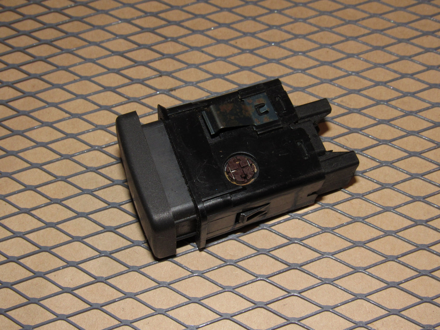 94 95 96 97 98 Land Rover Discovery OEM Flasher Hazard Light Switch