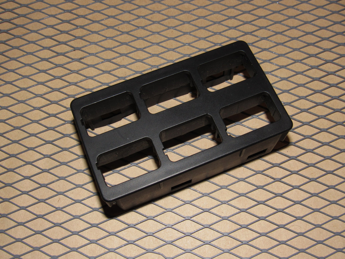 99 00 01 02 03 04 Land Rover Discovery OEM Dash Switch Holder Bezel Cover