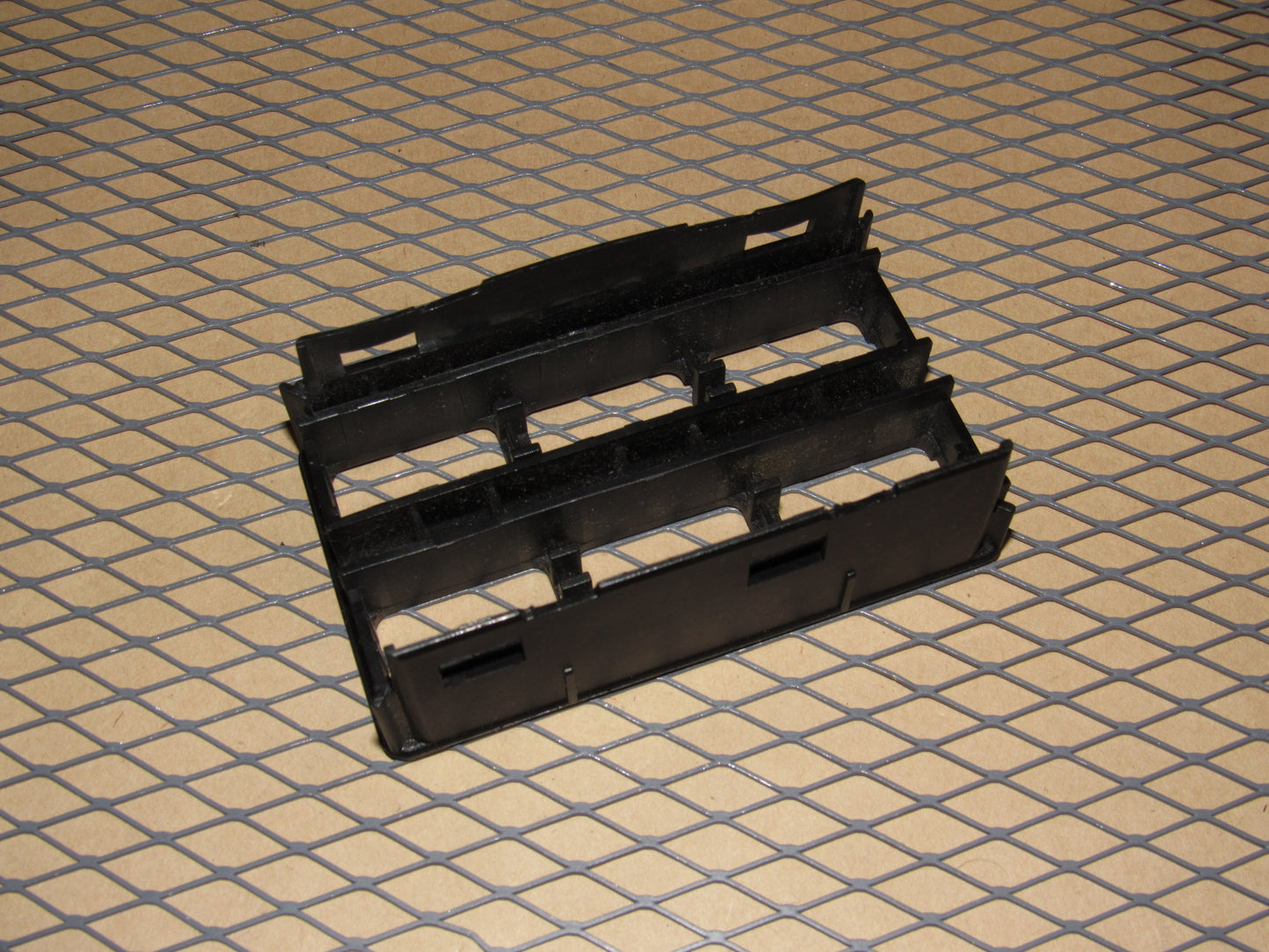 99 00 01 02 03 04 Land Rover Discovery OEM Dash Switch Holder Bezel Cover