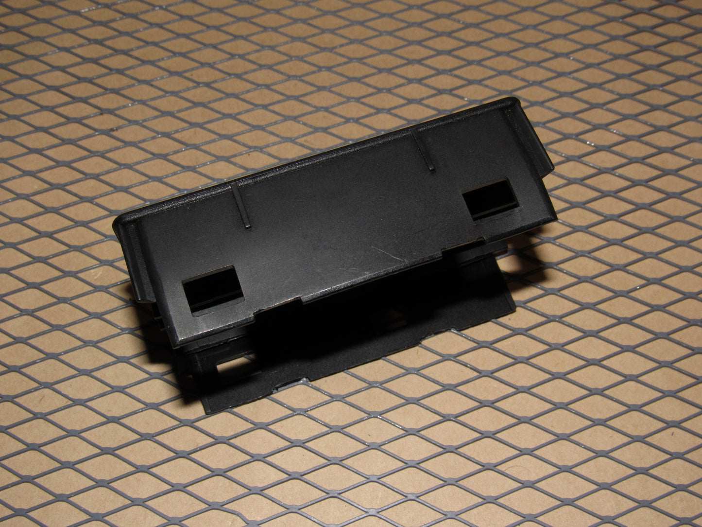 99 00 01 02 03 04 Land Rover Discovery OEM Dash Switch Holder Bezel Cover