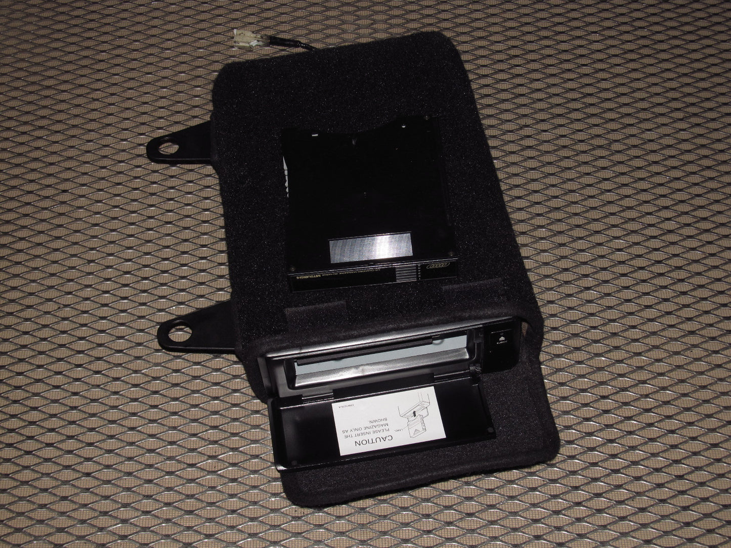 94 95 96 97 Mitsubishi 3000GT OEM CD Changer Player