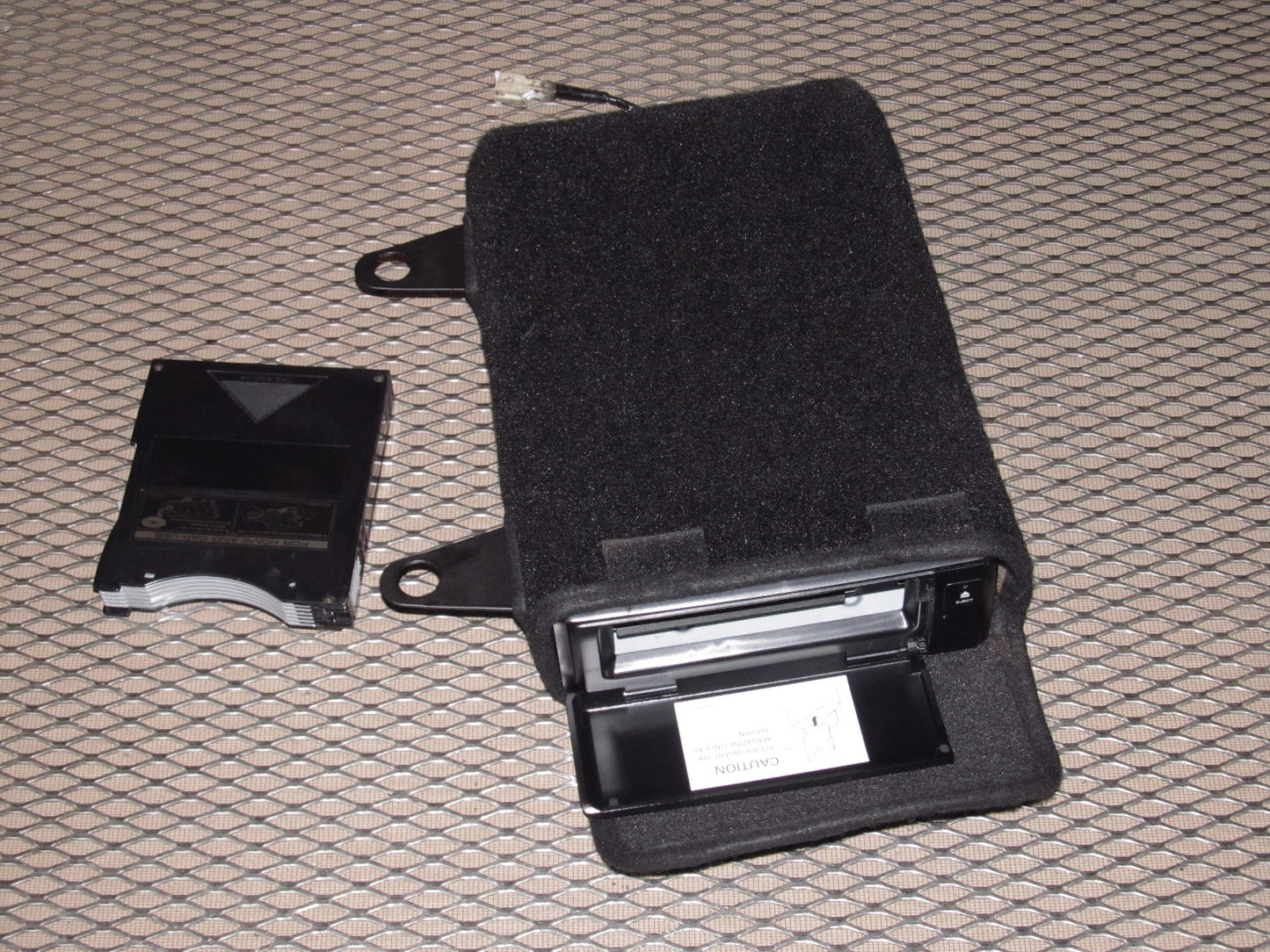 94 95 96 97 Mitsubishi 3000GT OEM CD Changer Player