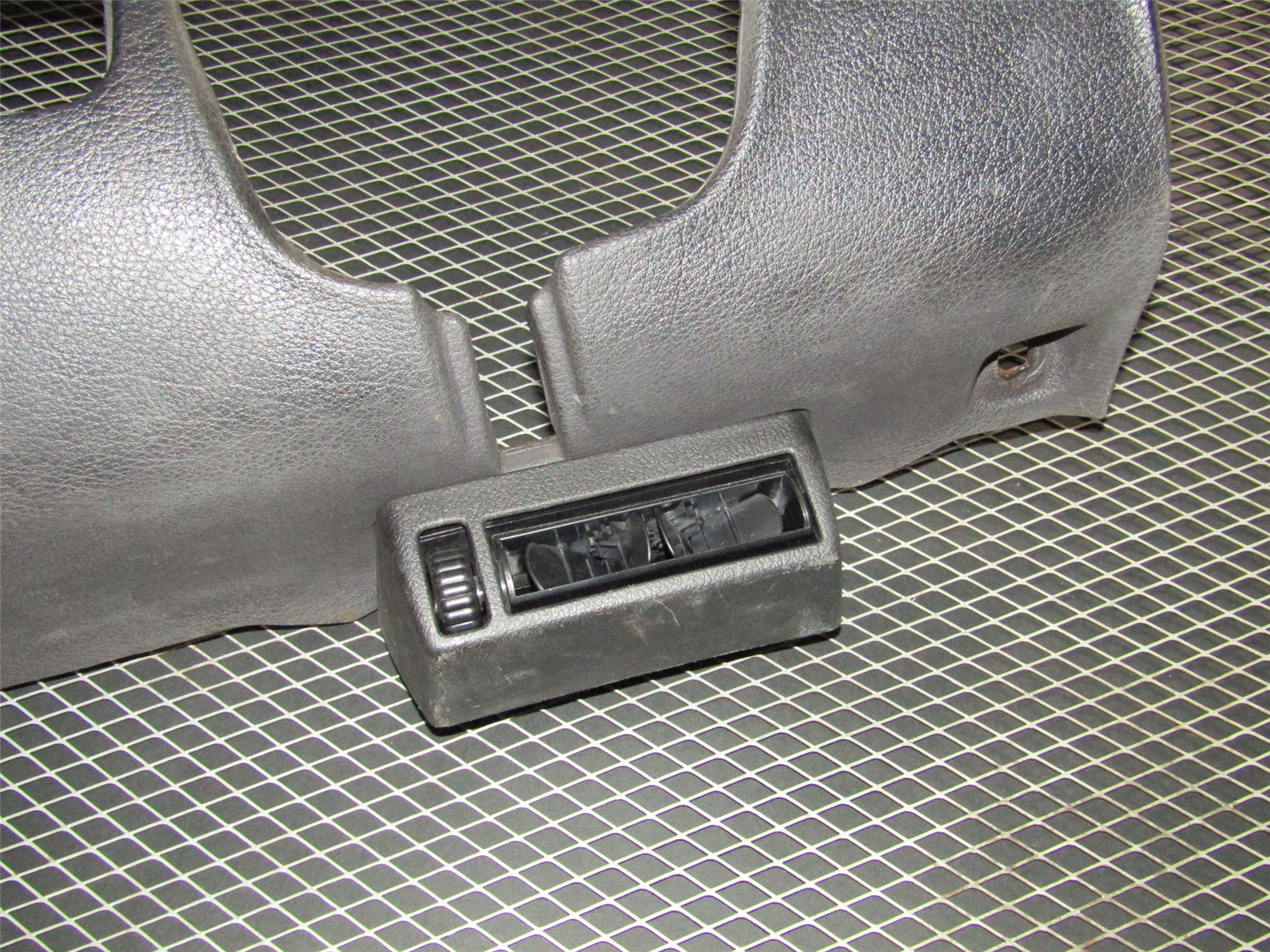 94 95 96 97 Mitsubishi 3000GT OEM Dash Lower Air Vent - Left