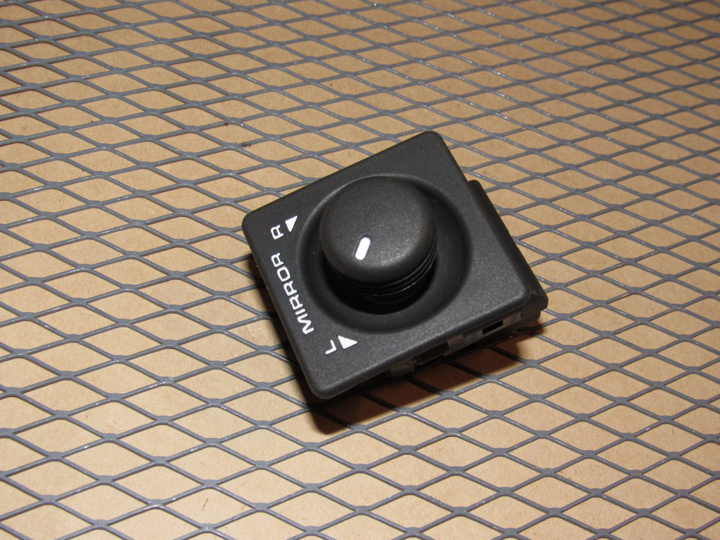 99 00 01 02 03 04 Land Rover Discovery OEM Power Mirror Switch