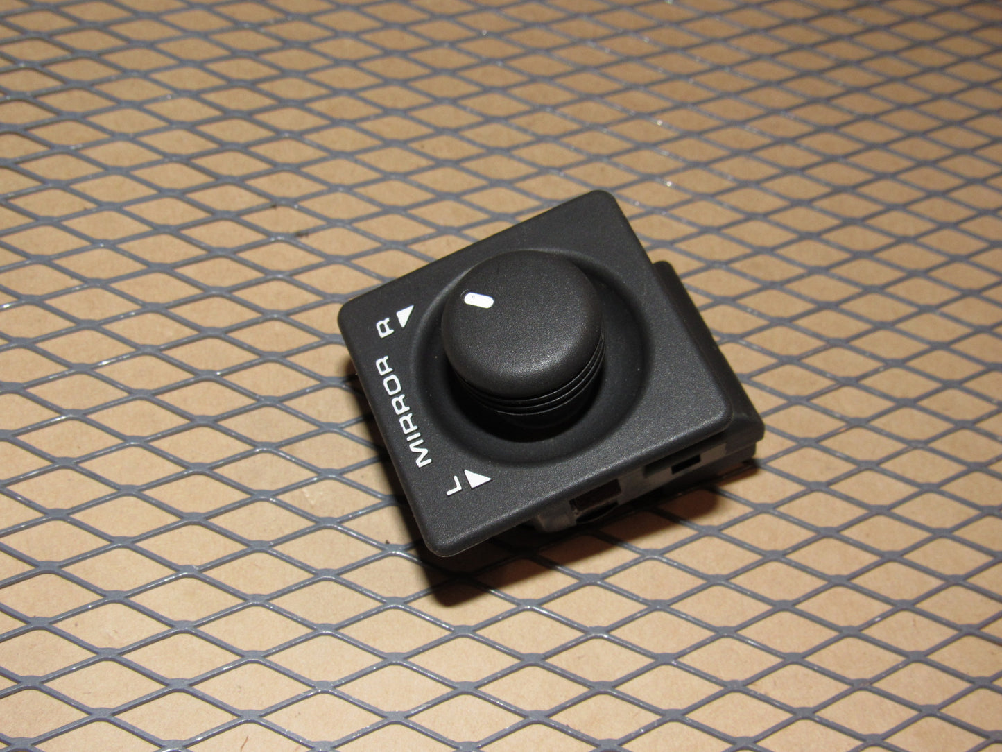 99 00 01 02 03 04 Land Rover Discovery OEM Power Mirror Switch