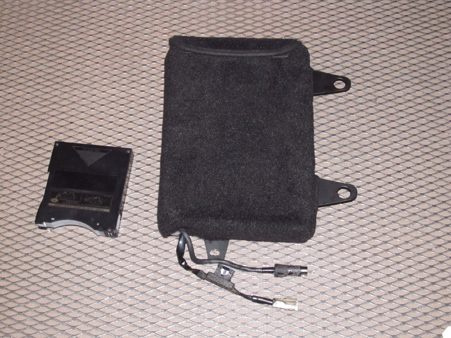 94 95 96 97 Mitsubishi 3000GT OEM CD Changer Player