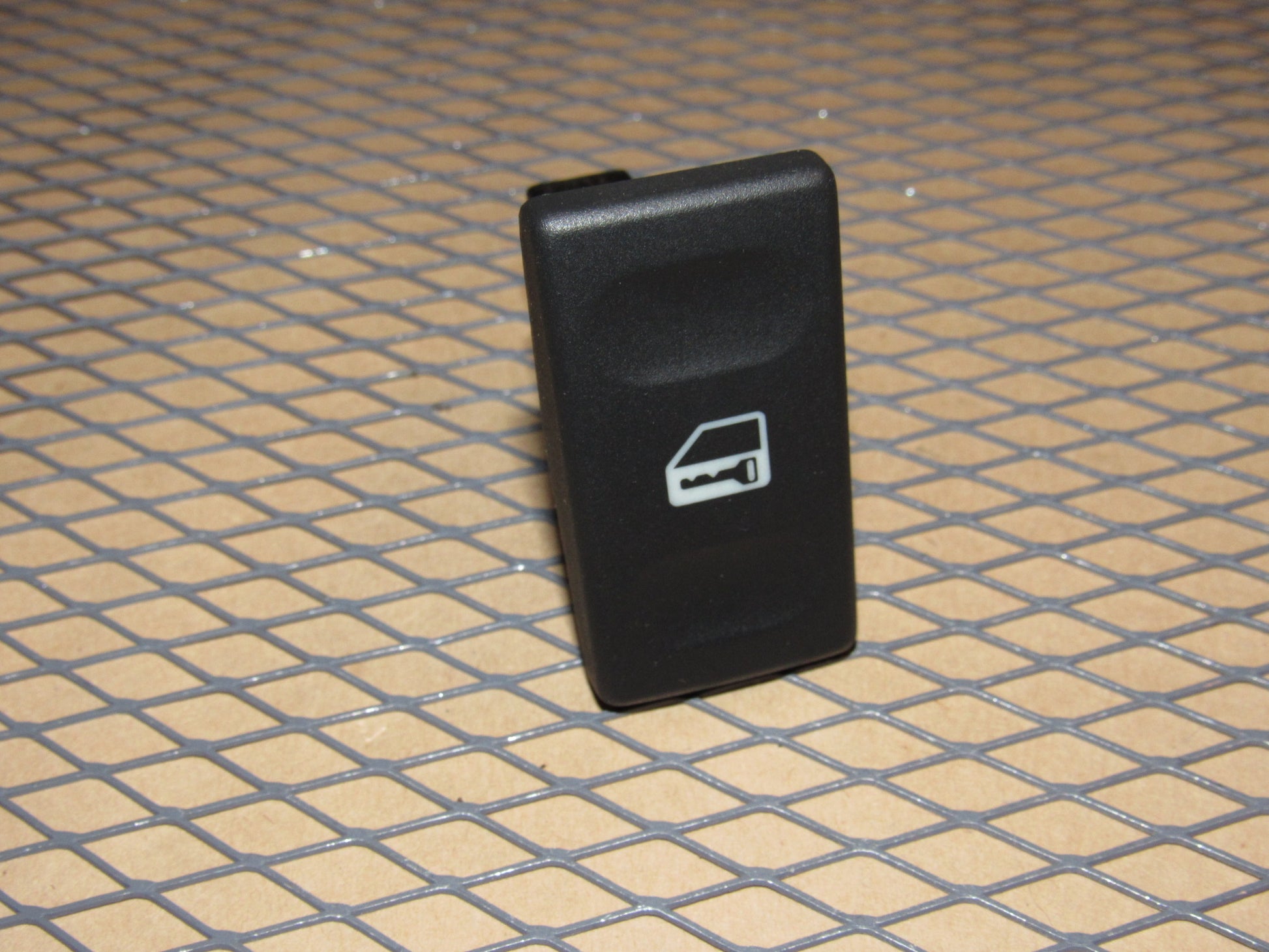 99 00 01 02 Land Rover Discovery OEM Central Power Door Lock Switch