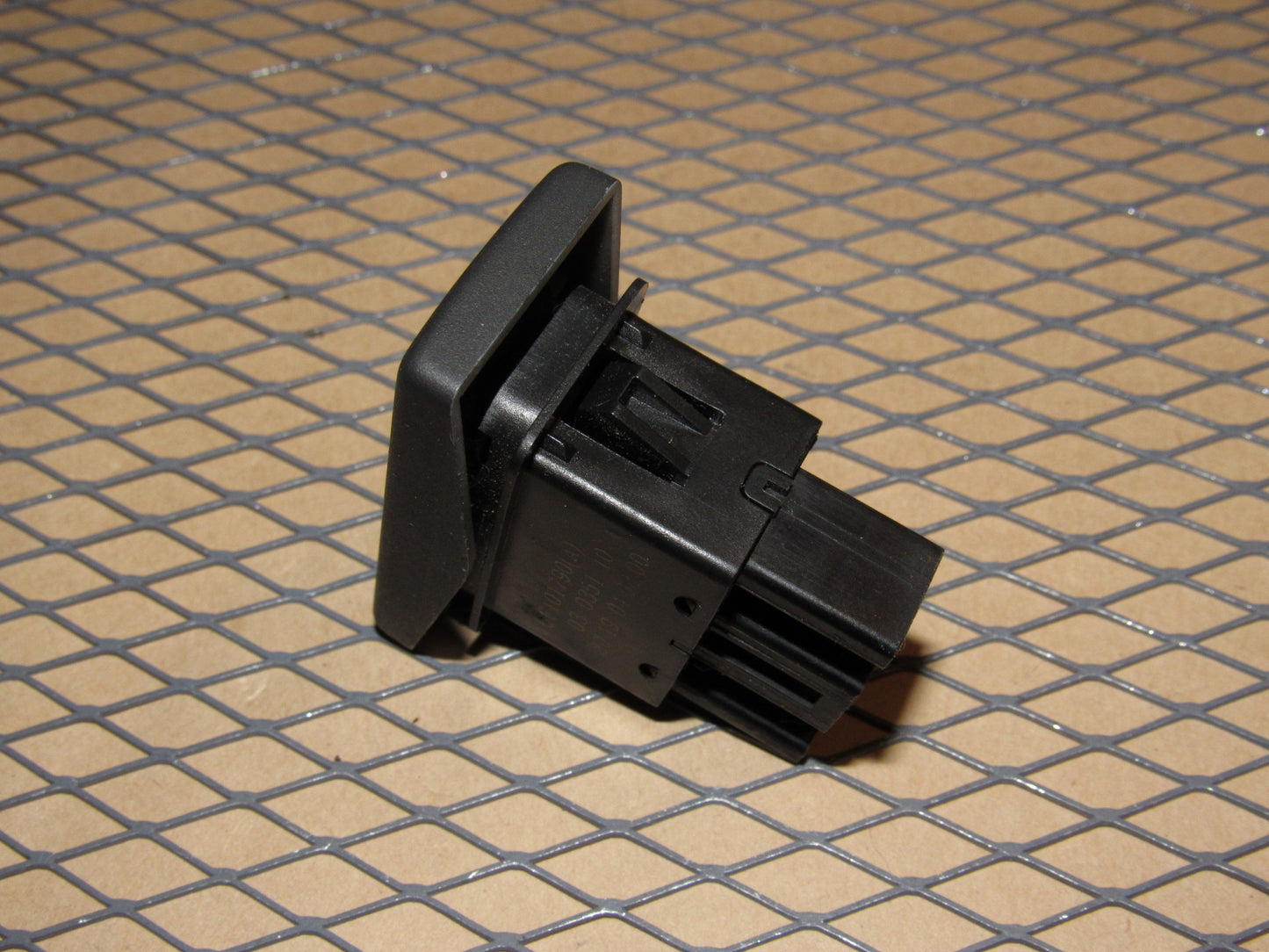 99 00 01 02 Land Rover Discovery OEM Central Power Door Lock Switch