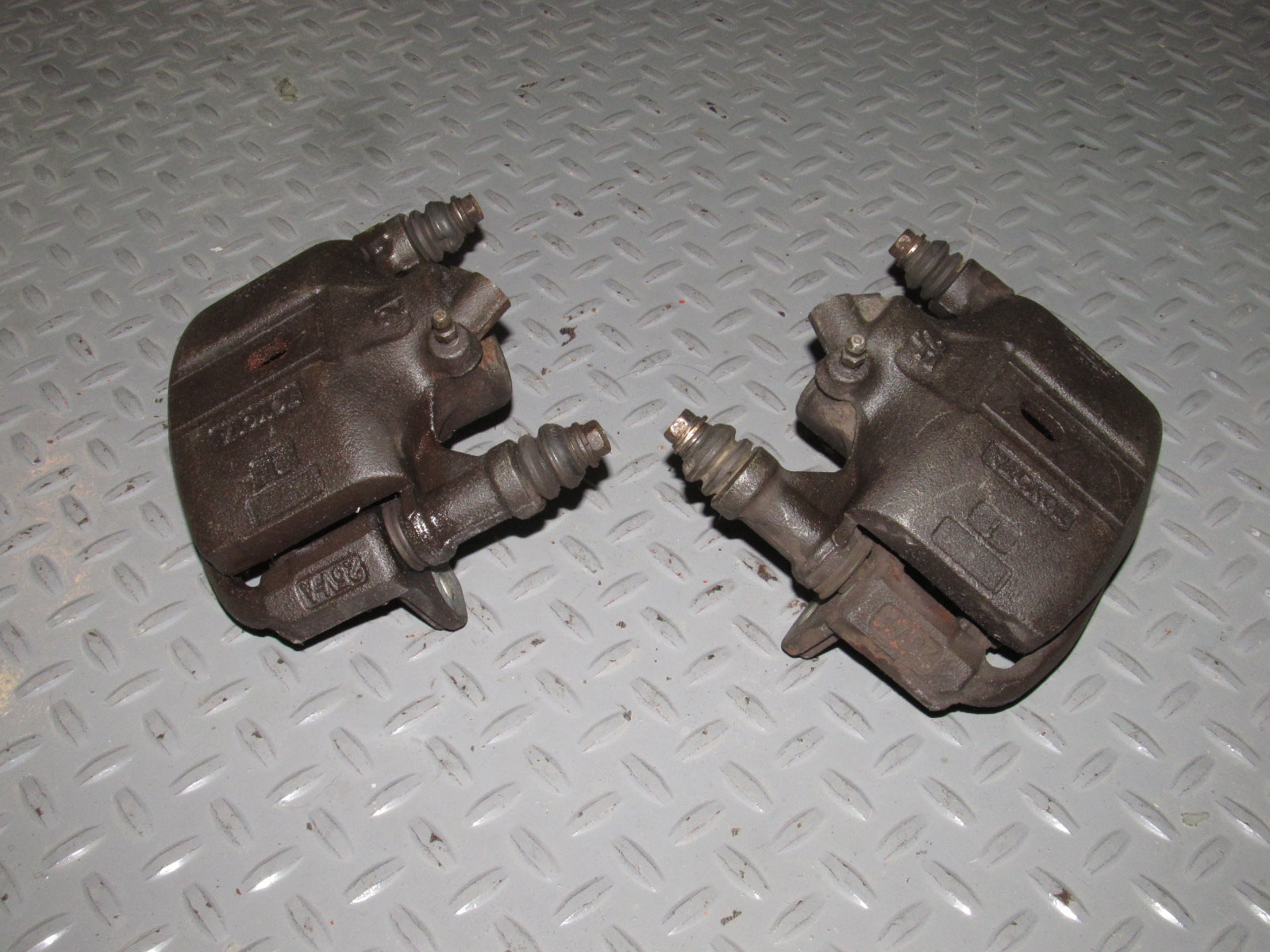 91 92 93 94 95 Toyota 2.2L 5SFE MR2 OEM Front Brake Caliper Set