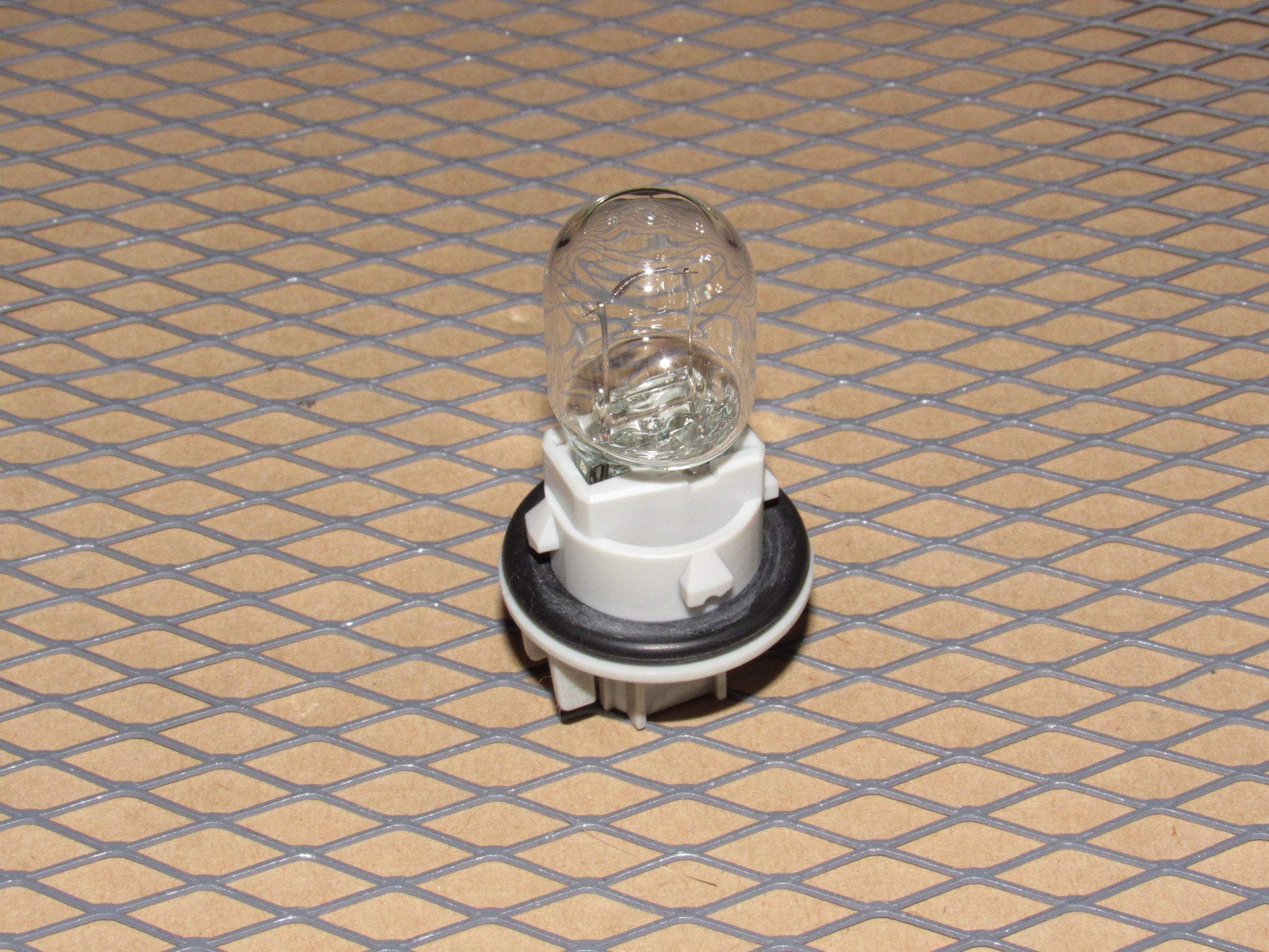 16 17 18 19 20 21 22 Mazda Miata OEM Reverse Light Lamp Bulb Socket