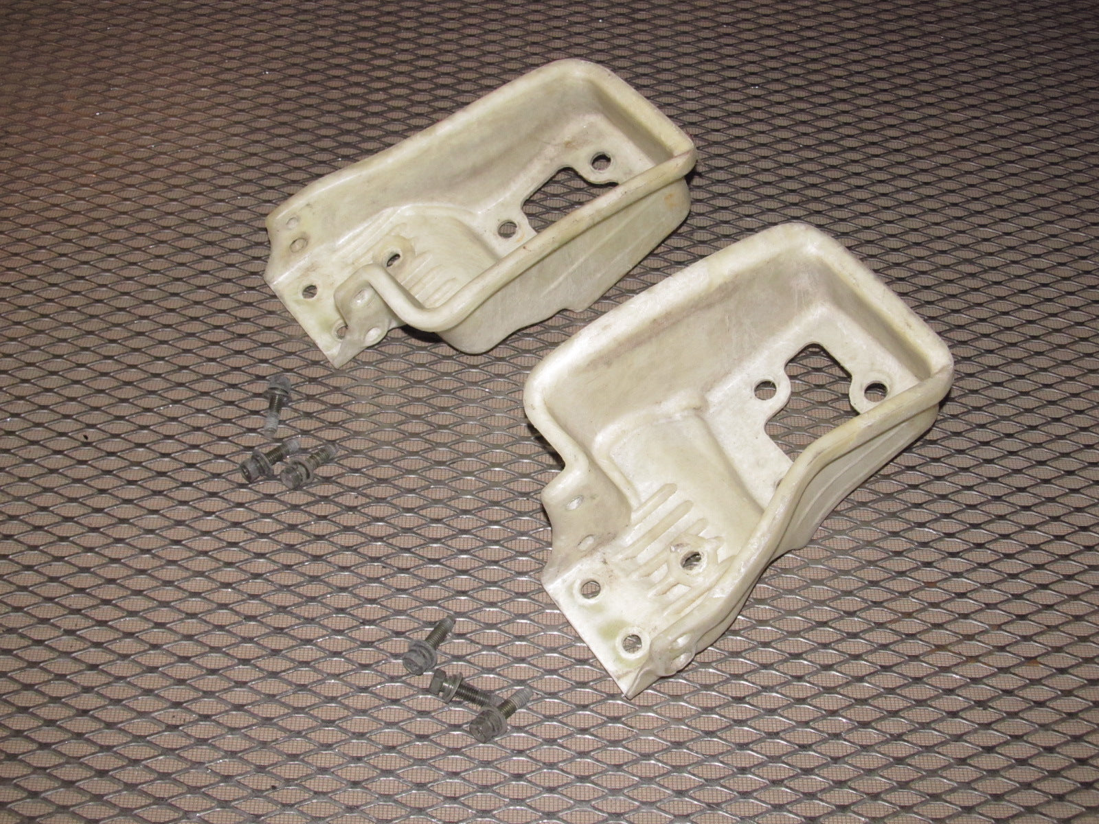 90 91 92 93 94 95 96 Nissan 300zx OEM Fog Light Bracket Bumper Bracket