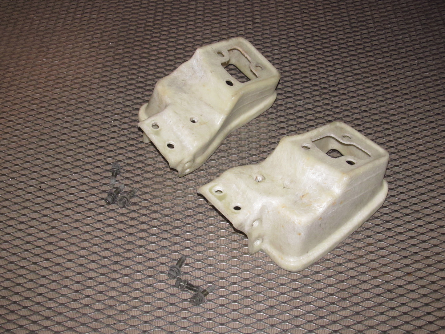 90 91 92 93 94 95 96 Nissan 300zx OEM Fog Light Bracket Bumper Bracket