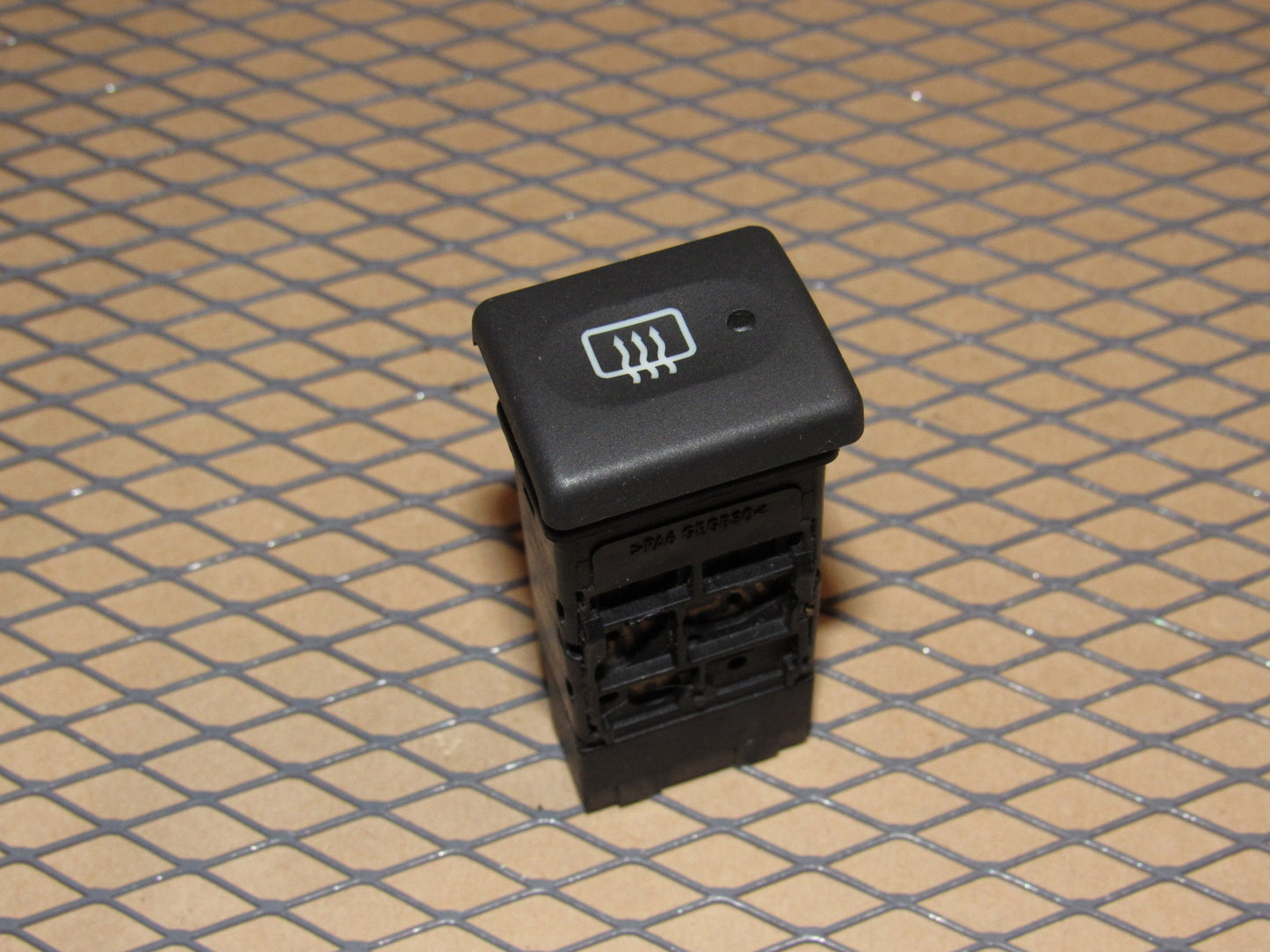 99 00 01 02 Land Rover Discovery OEM Rear Defroster Switch