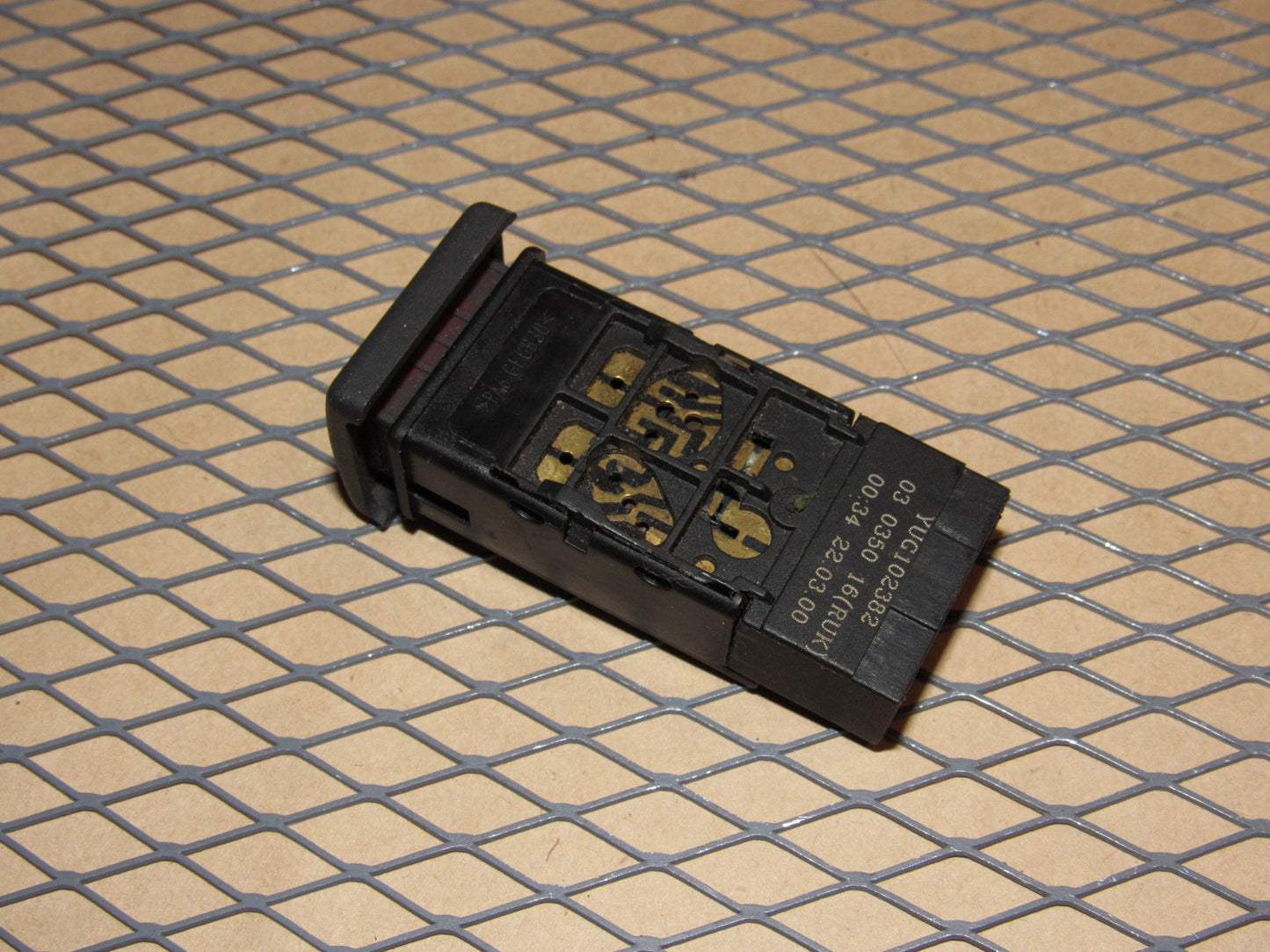 99 00 01 02 Land Rover Discovery OEM HDC Hill Descent Control Switch