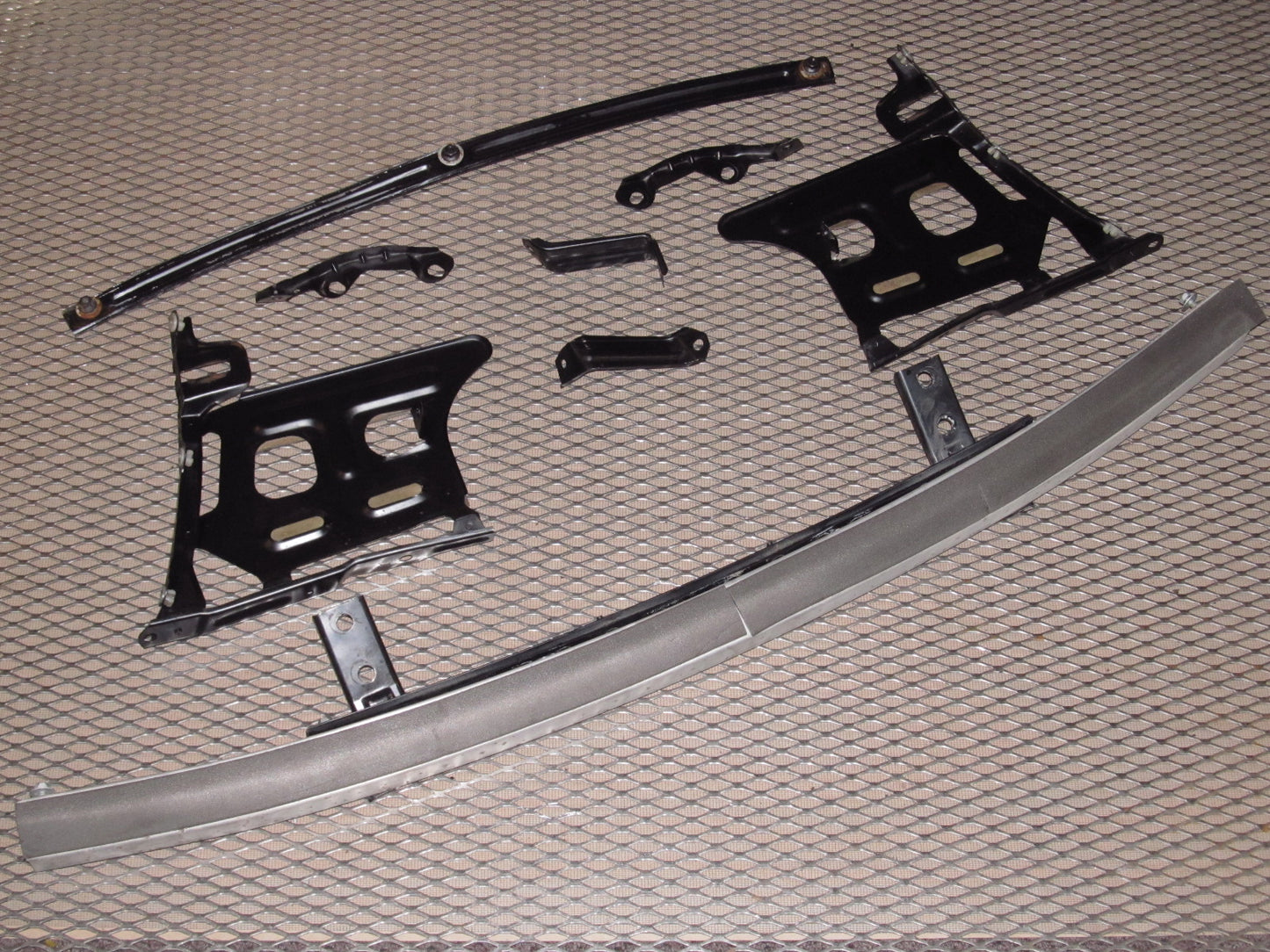 90 91 92 93 94 95 96 Nissan 300zx OEM Front Bumper Mounting Bracket