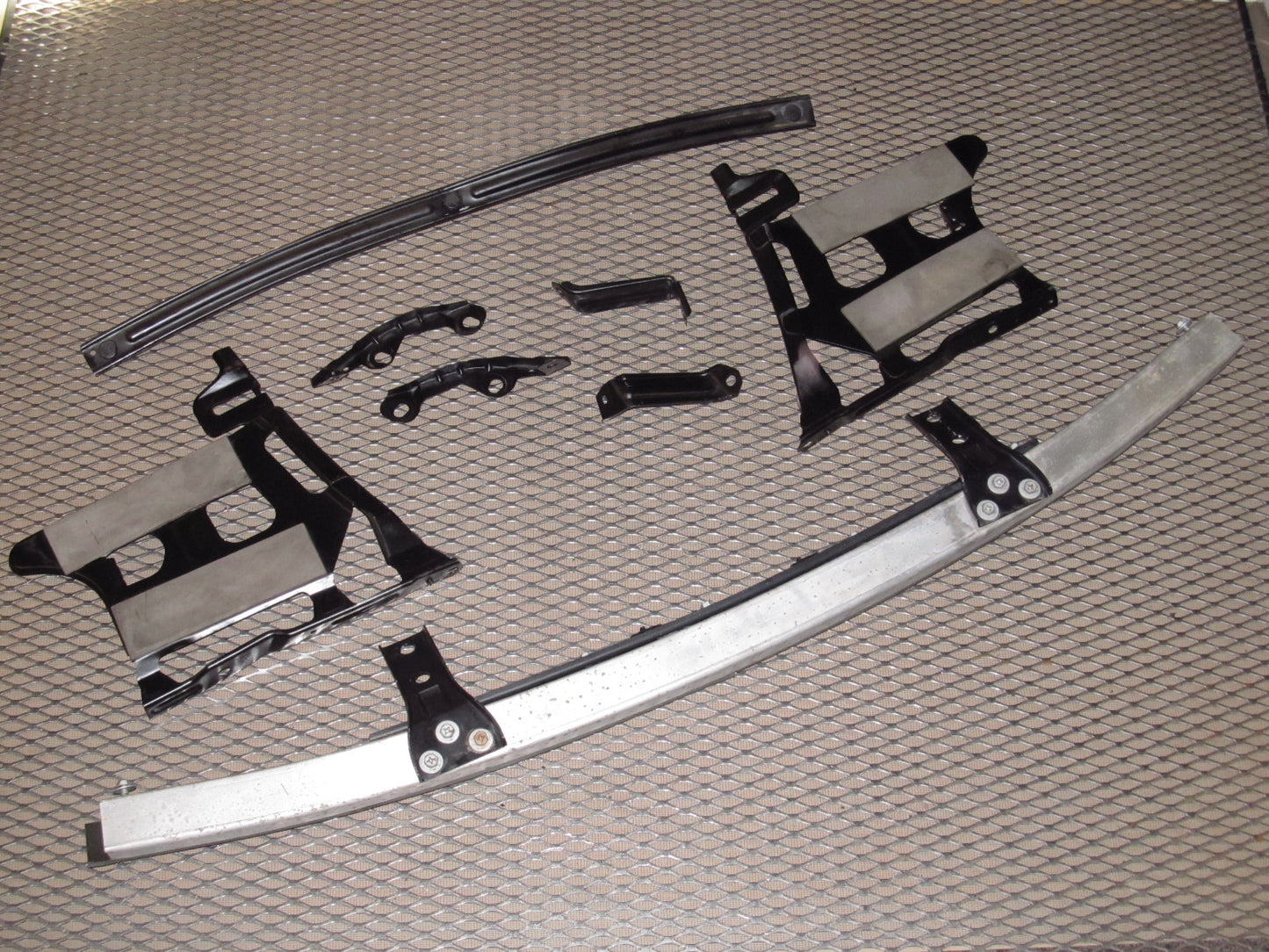 90 91 92 93 94 95 96 Nissan 300zx OEM Front Bumper Mounting Bracket