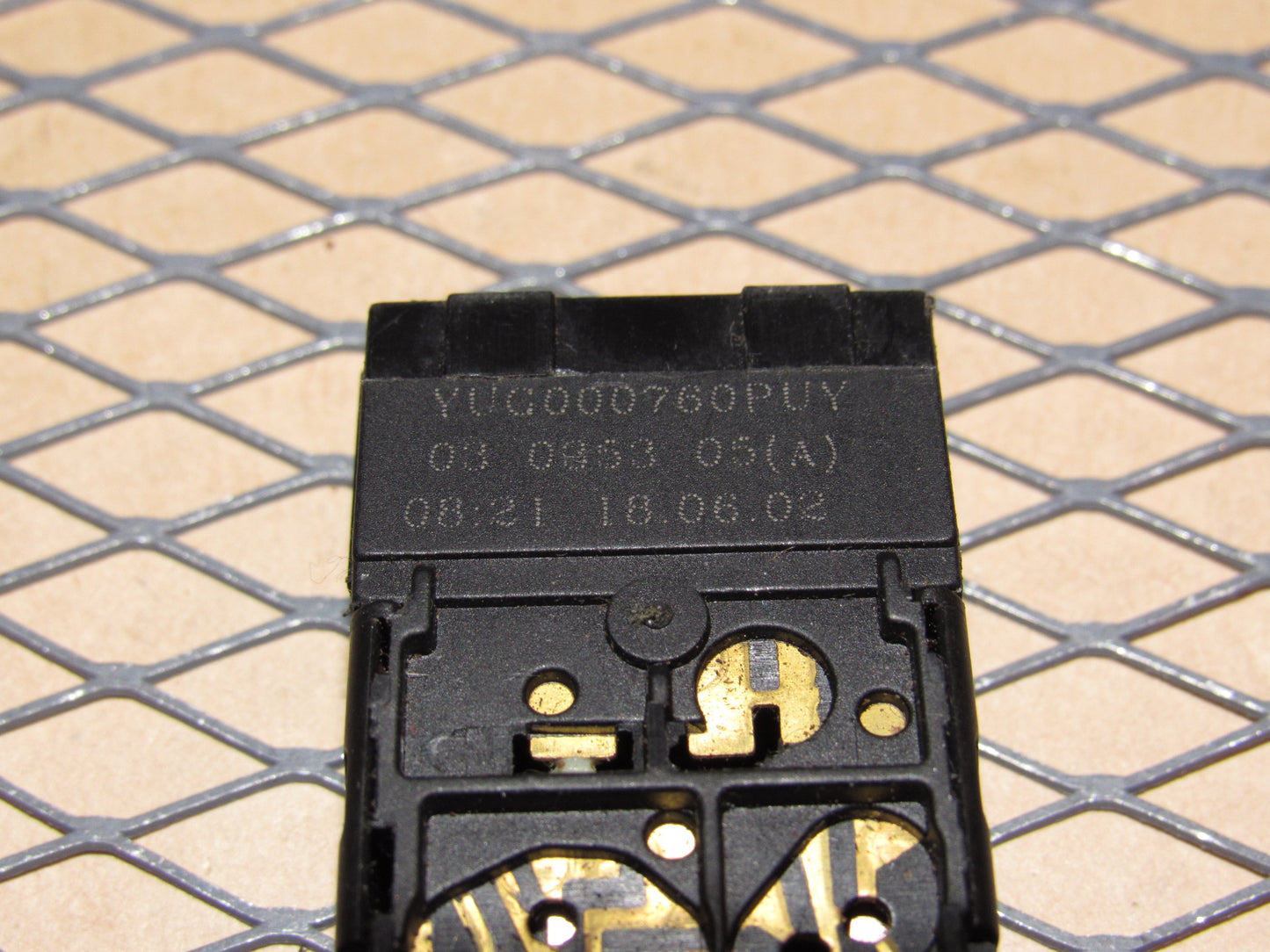 03 04 Land Rover Discovery OEM Rear Defroster Switch